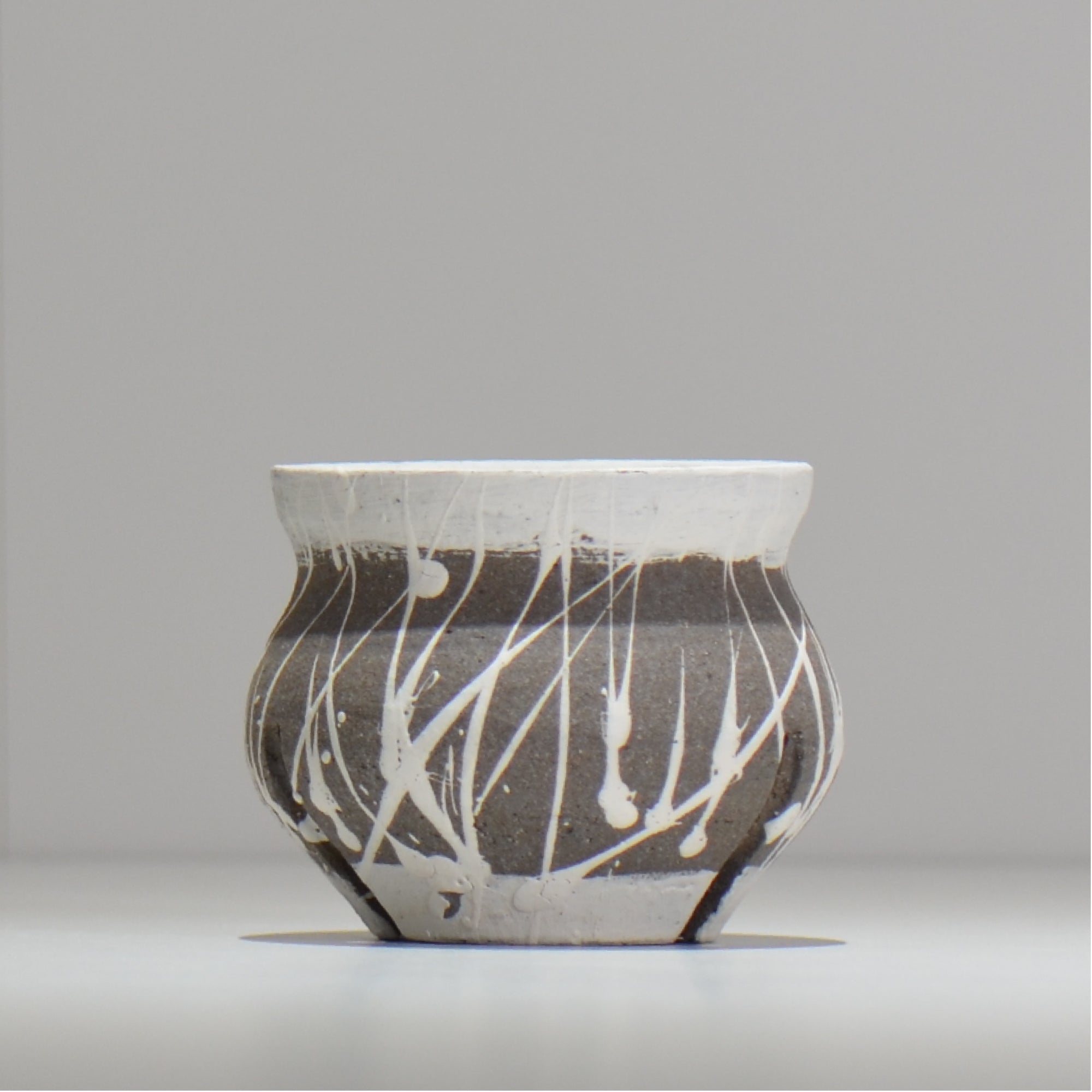 沼野 秀章 / 黒二白 / nh3_bwh05_xs / 約φ8cm / 植木鉢