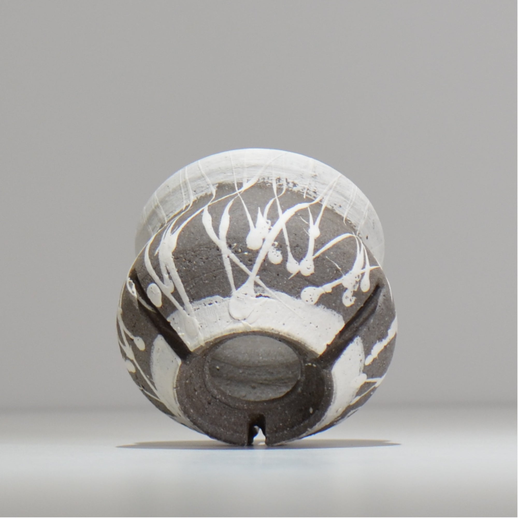 沼野 秀章 / 黒二白 / nh3_bwh05_xs / 約φ8cm / 植木鉢