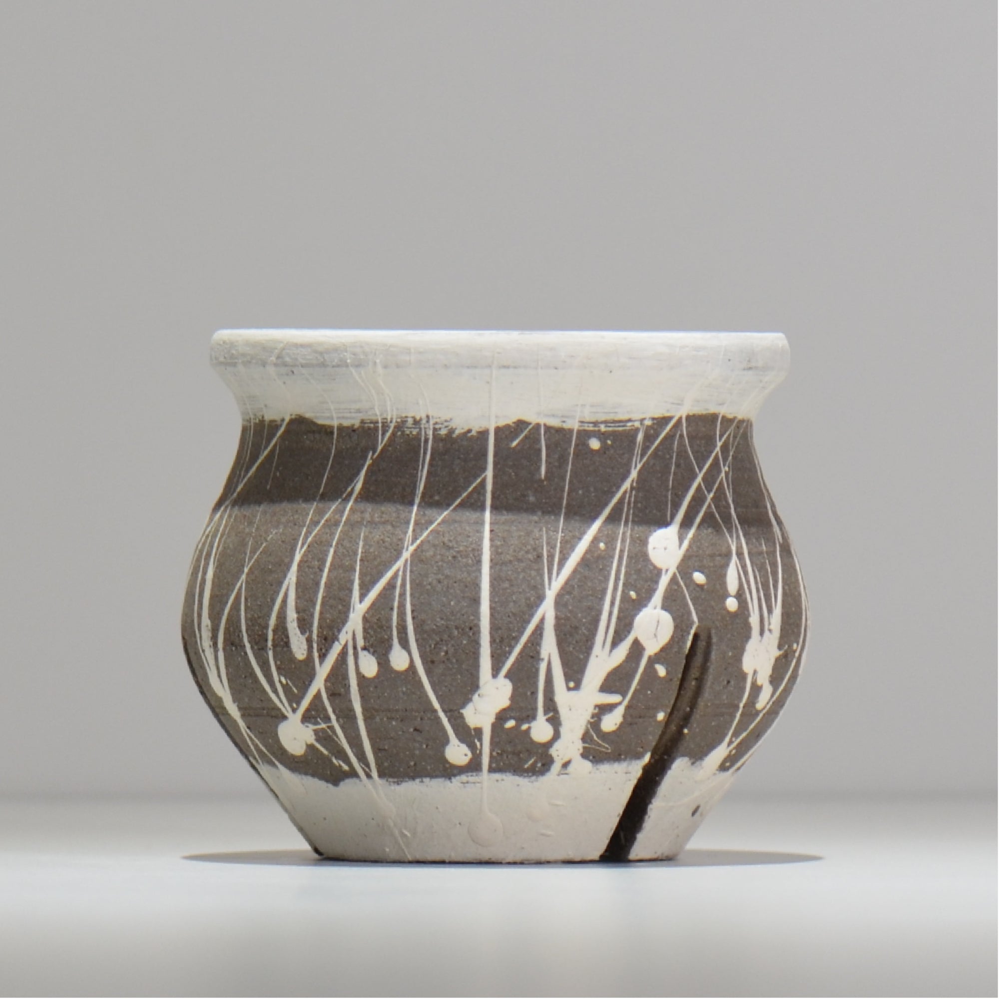 沼野 秀章 / 黒二白 /  nh3_bwh06_s / 約φ12cm / 植木鉢