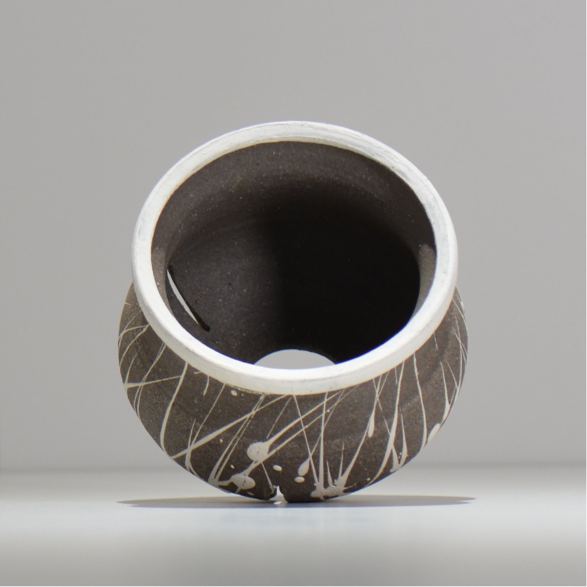 沼野 秀章 / 黒二白 /  nh3_bwh06_s / 約φ12cm / 植木鉢