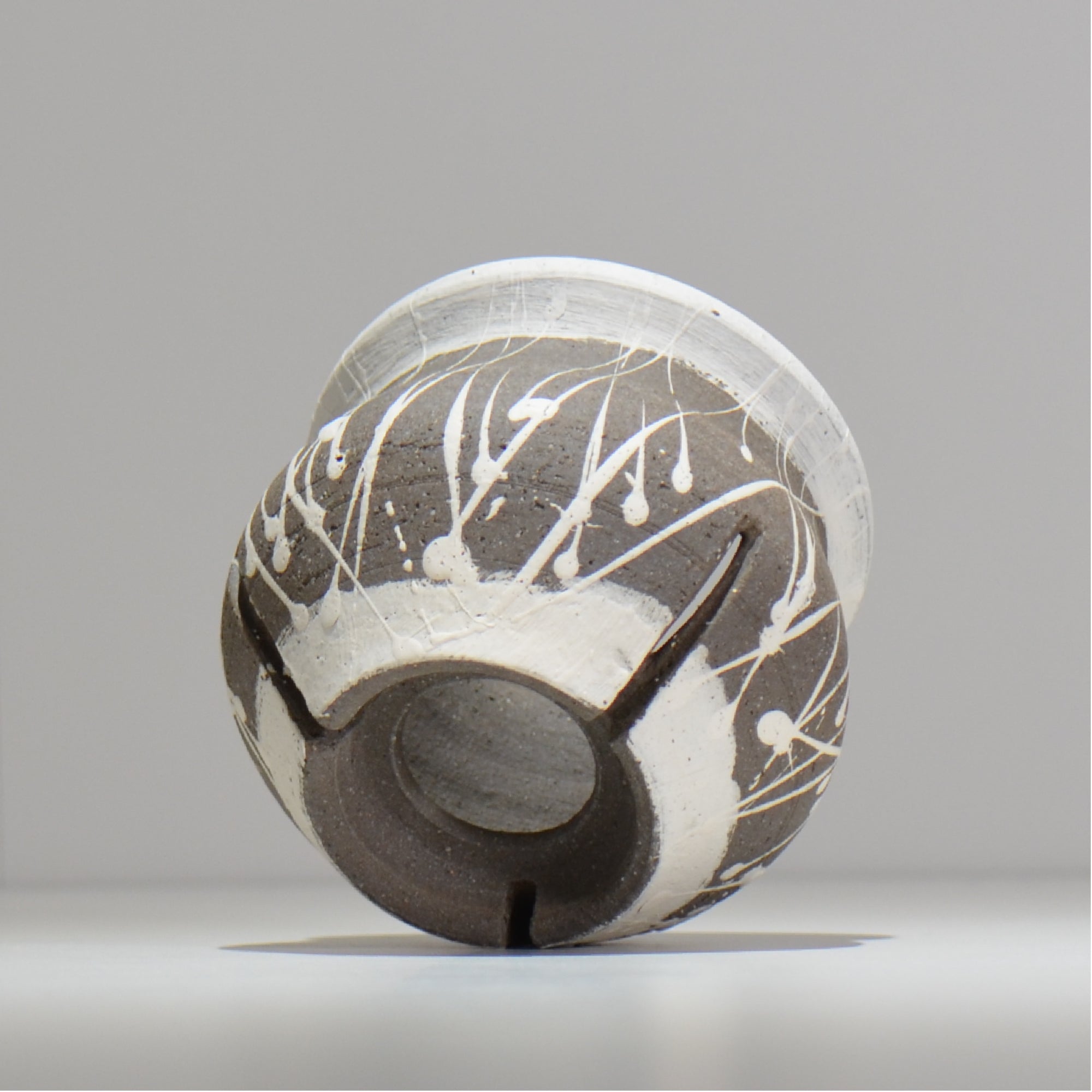 沼野 秀章 / 黒二白 /  nh3_bwh06_s / 約φ12cm / 植木鉢