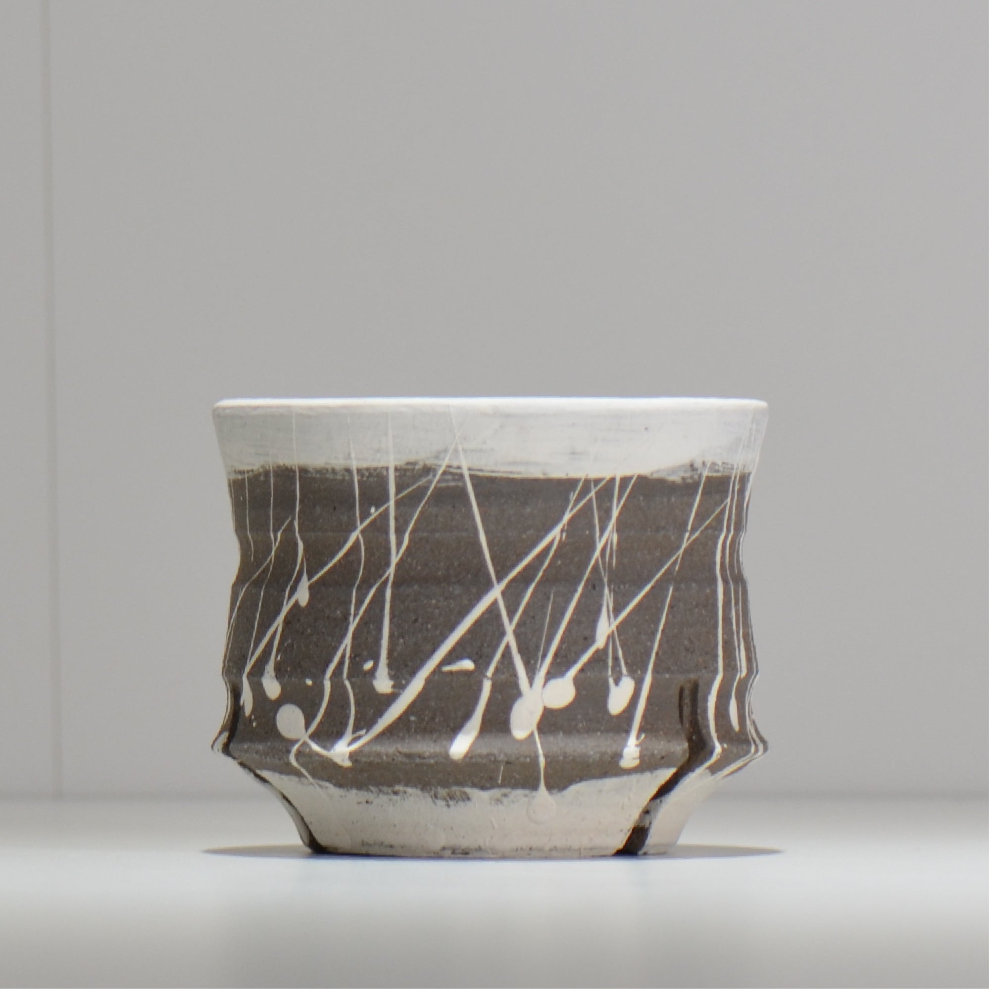 沼野 秀章 / 黒二白 / S / nh3_bwh07_s / 約φ11.2cm / 植木鉢