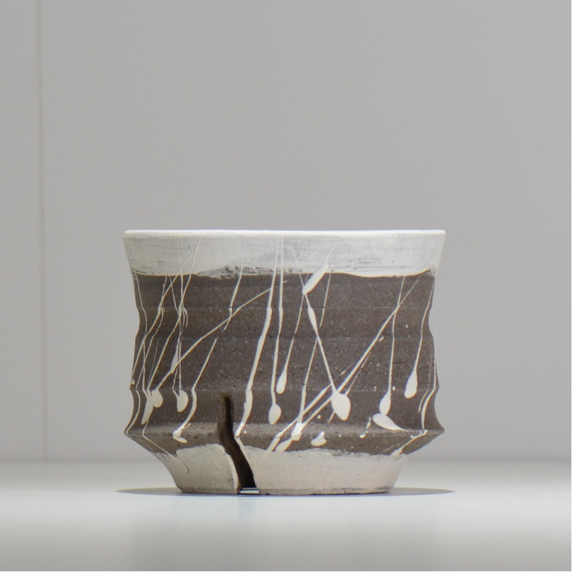 沼野 秀章 / 黒二白 / S / nh3_bwh07_s / 約φ11.2cm / 植木鉢