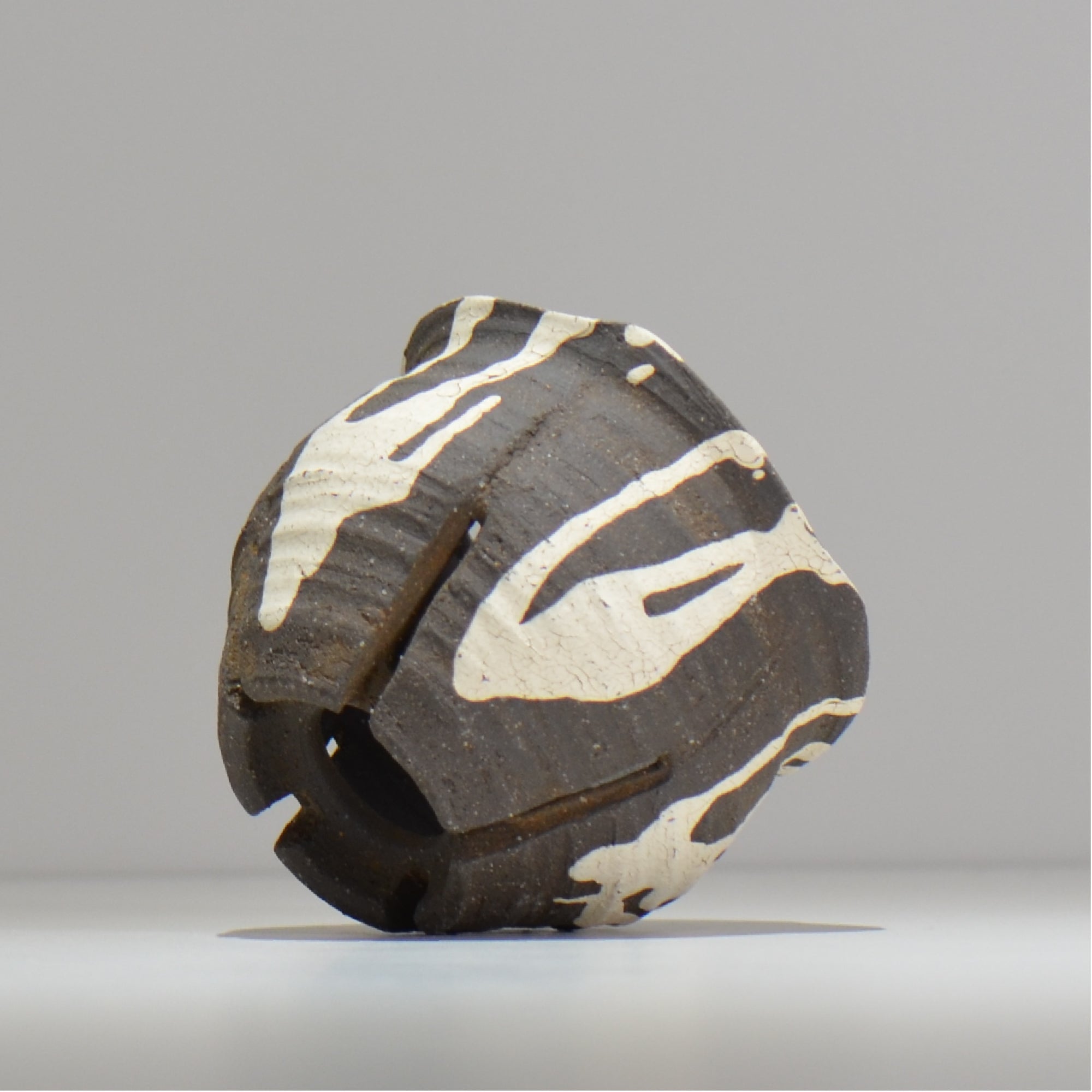 沼野 秀章 / 黒二白 / M / nh3_bwh09_s / 約φ10.3cm / 植木鉢