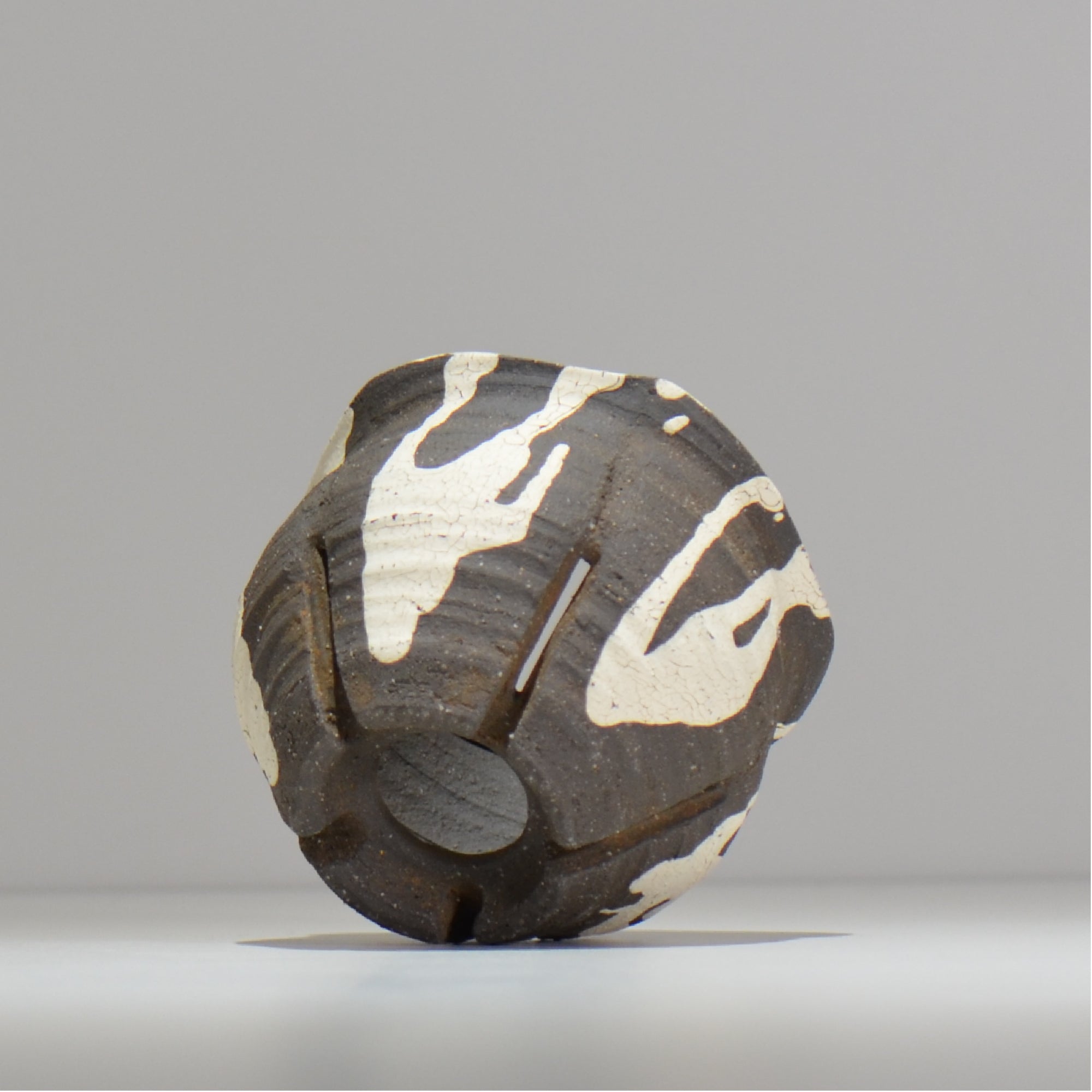 沼野 秀章 / 黒二白 / M / nh3_bwh09_s / 約φ10.3cm / 植木鉢