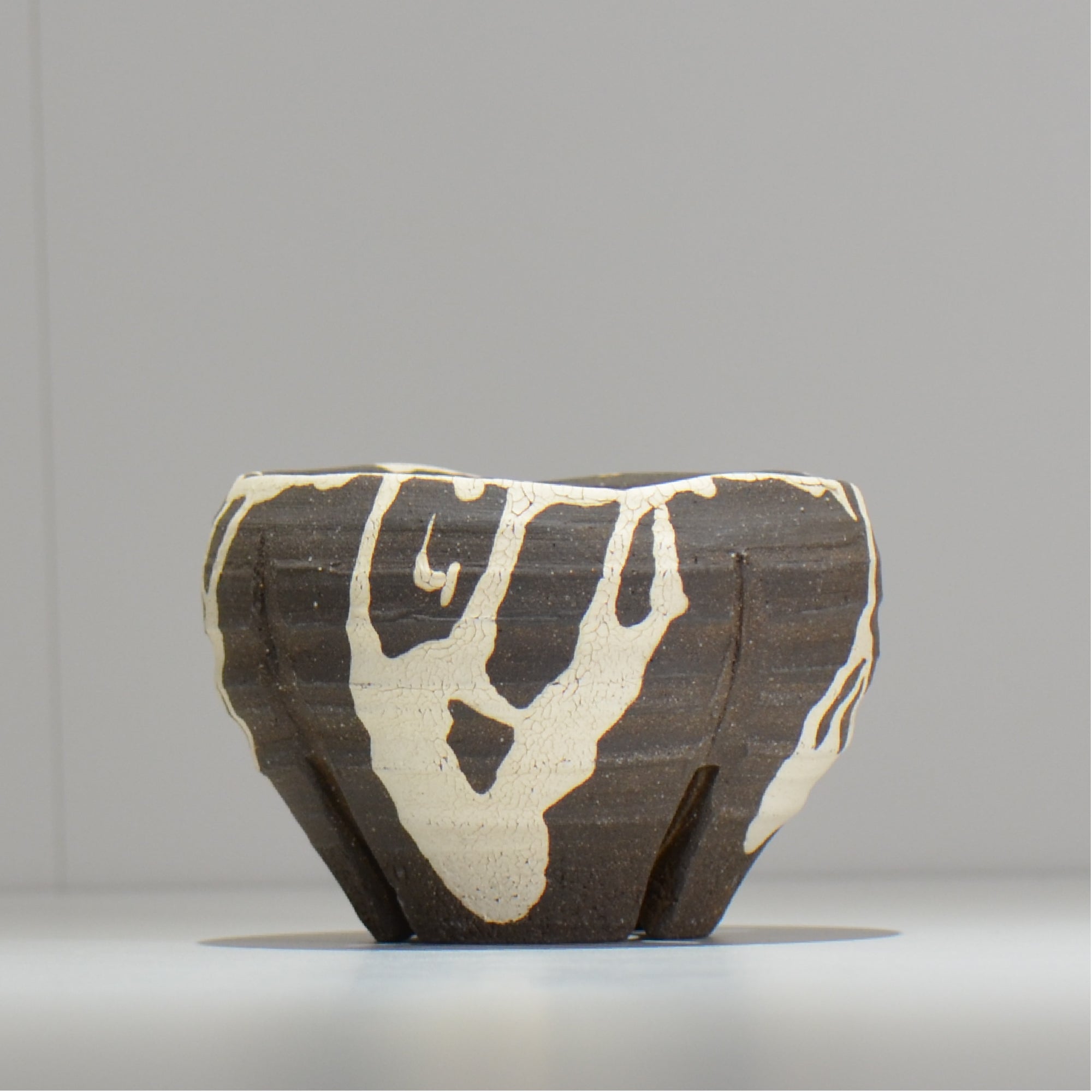 沼野 秀章 / 黒二白 /  nh3_bwh10_s / 約φ11.5cm / 植木鉢