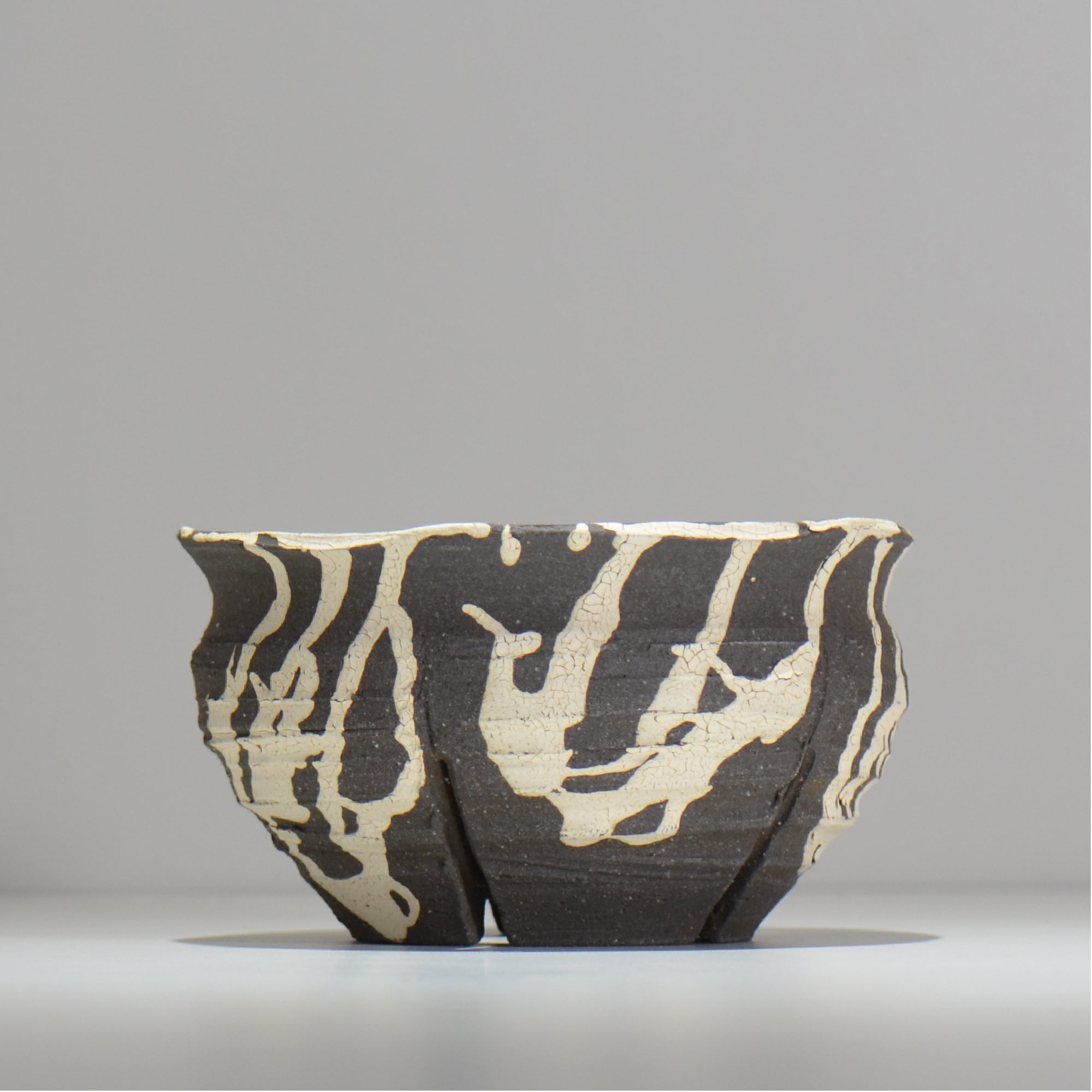 沼野 秀章 / 黒二白 /  nh3_bwh12_l / 約φ16cm / 植木鉢