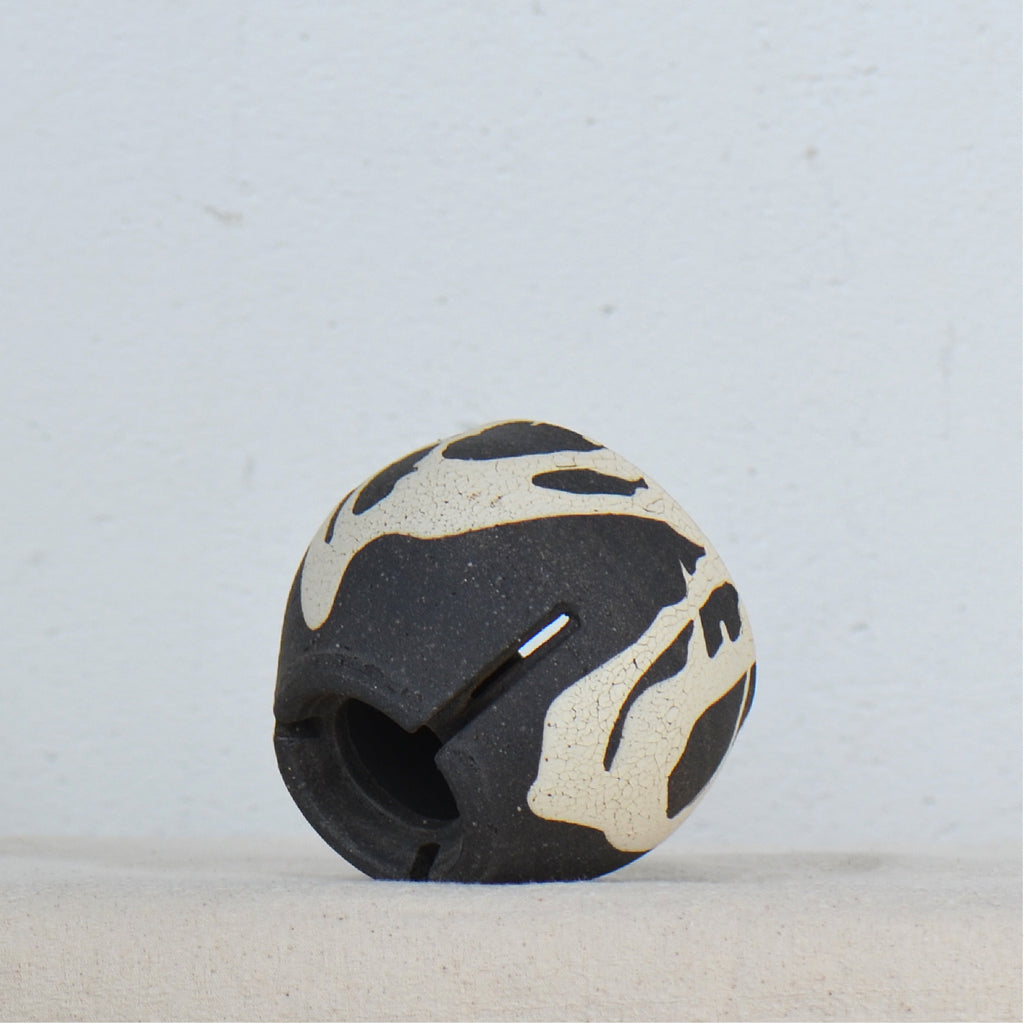 沼野 秀章 / 黒二白 / nh5_bw06_xs / 約φ7.8cm / 植木鉢