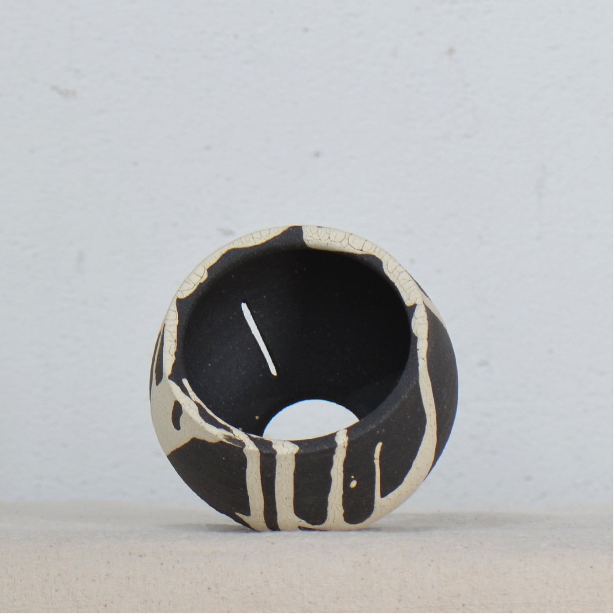 沼野 秀章 / 黒二白 / nh5_bw06_xs / 約φ7.8cm / 植木鉢