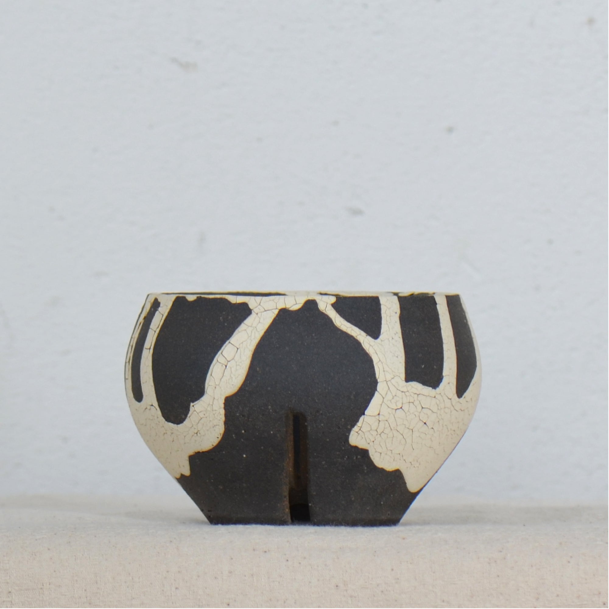 沼野 秀章 / 黒二白 / nh5_bw08_xs / 約φ8.8cm / 植木鉢