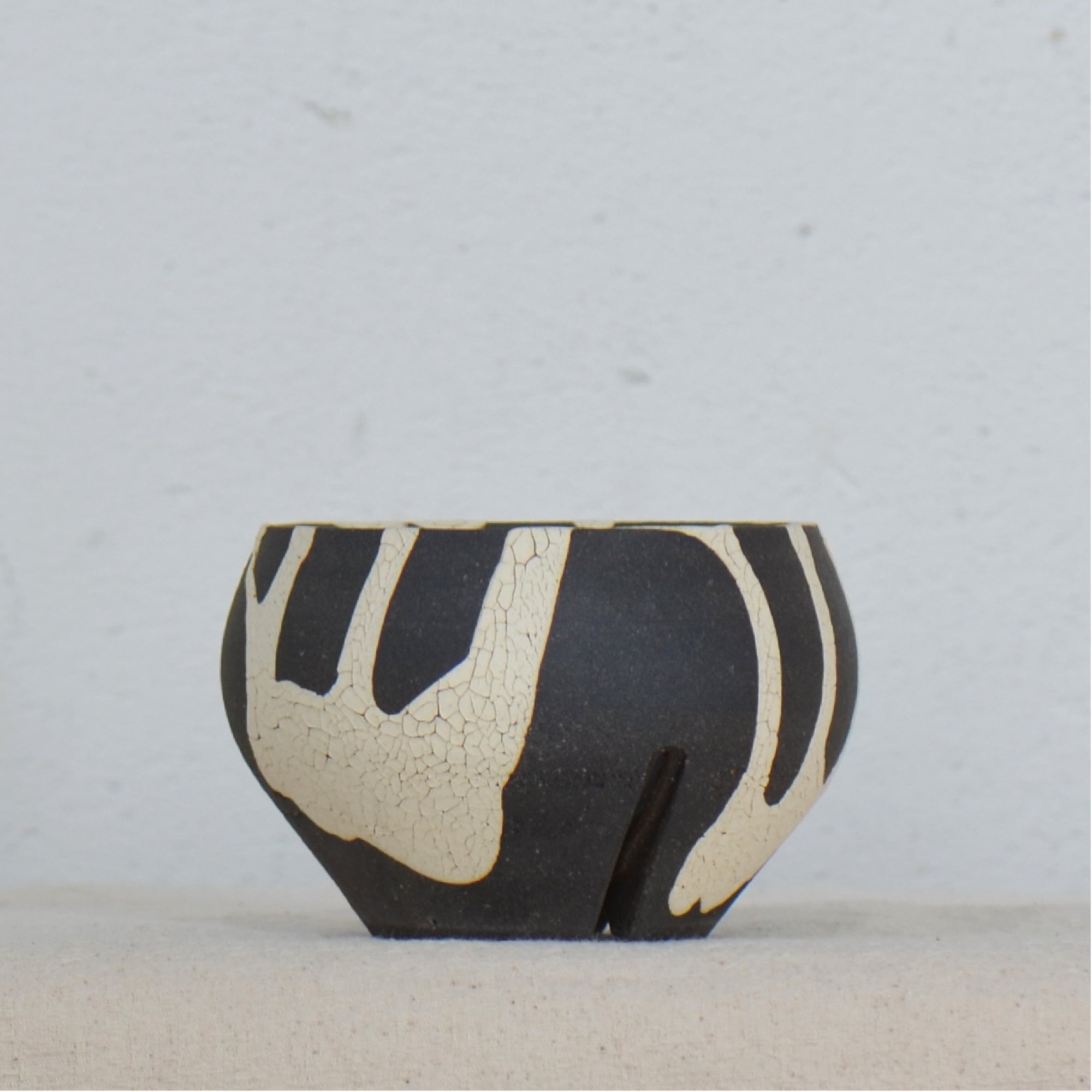 沼野 秀章 / 黒二白 / nh5_bw08_xs / 約φ8.8cm / 植木鉢