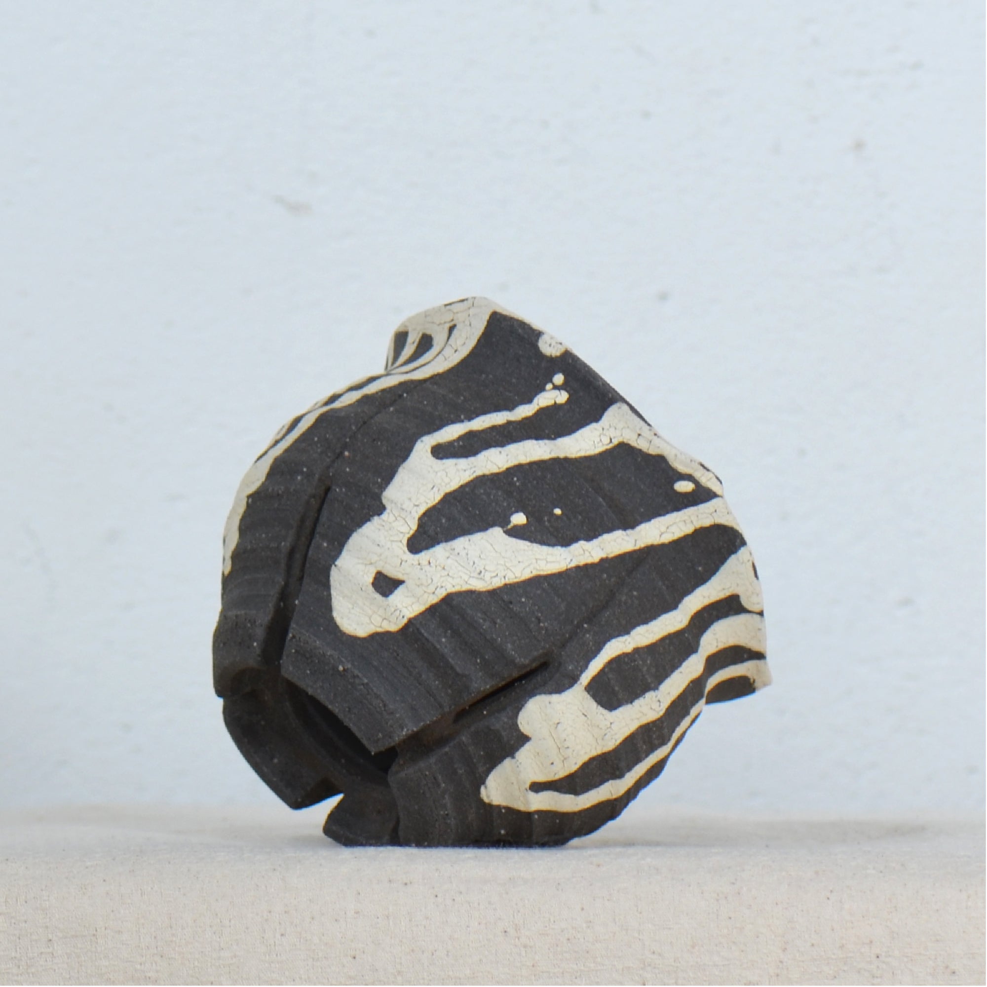 沼野 秀章 / 黒二白 / nh5_bw09_s / 約φ10.5cm / 植木鉢
