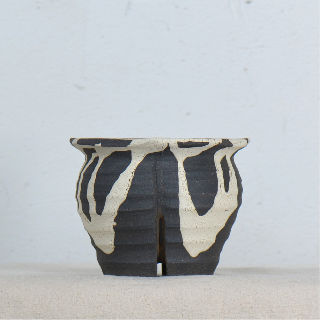 沼野 秀章 / 黒二白 / nh5_bw11_s / 約φ11.5cm / 植木鉢