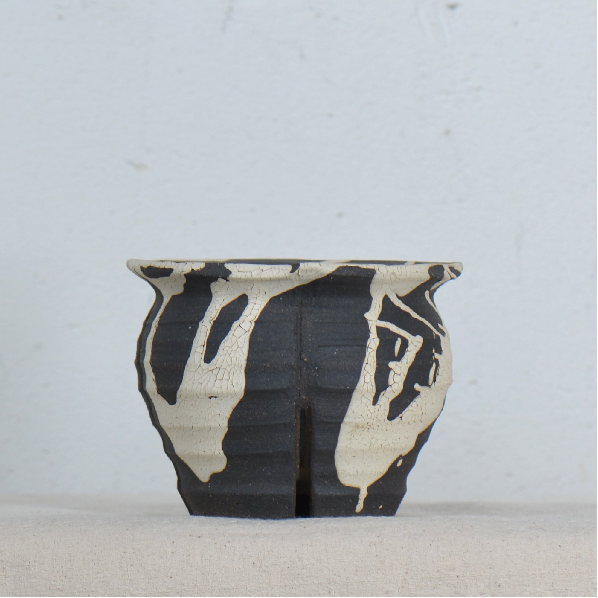 沼野 秀章 / 黒二白 / nh5_bw11_s / 約φ11.5cm / 植木鉢