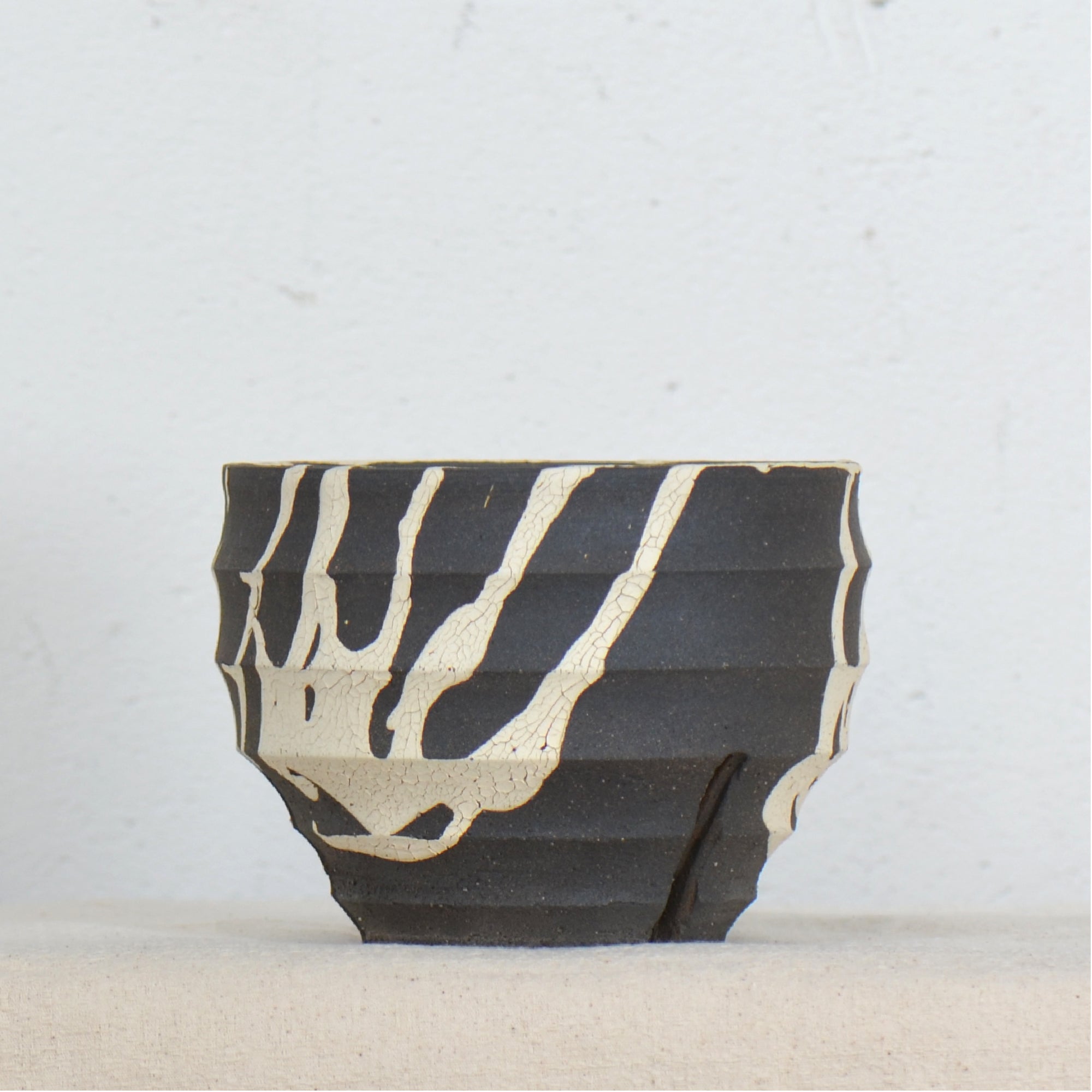 沼野 秀章 / 黒二白 / nh5_bw12_m / 約φ12.7cm / 植木鉢