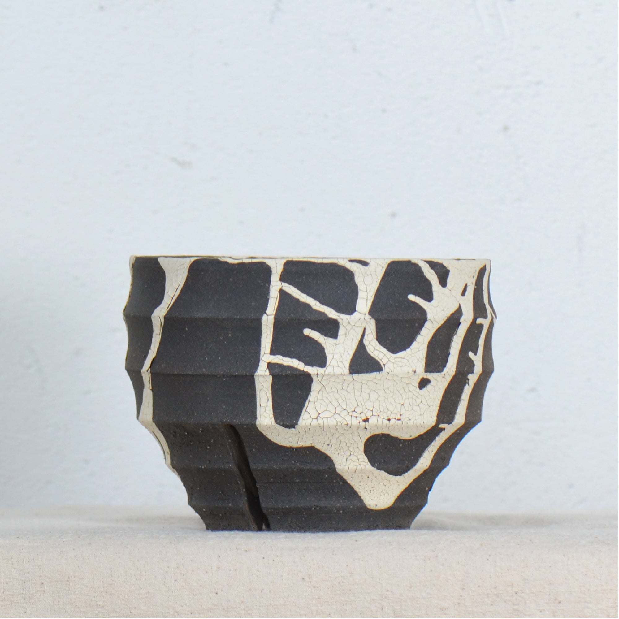 沼野 秀章 / 黒二白 / nh5_bw12_m / 約φ12.7cm / 植木鉢