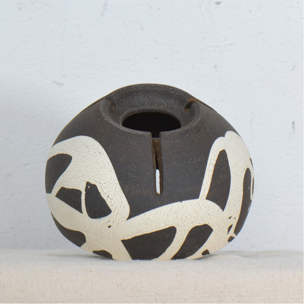 沼野 秀章 / 黒二白 / nh5_bw13_m / 約φ14cm / 植木鉢