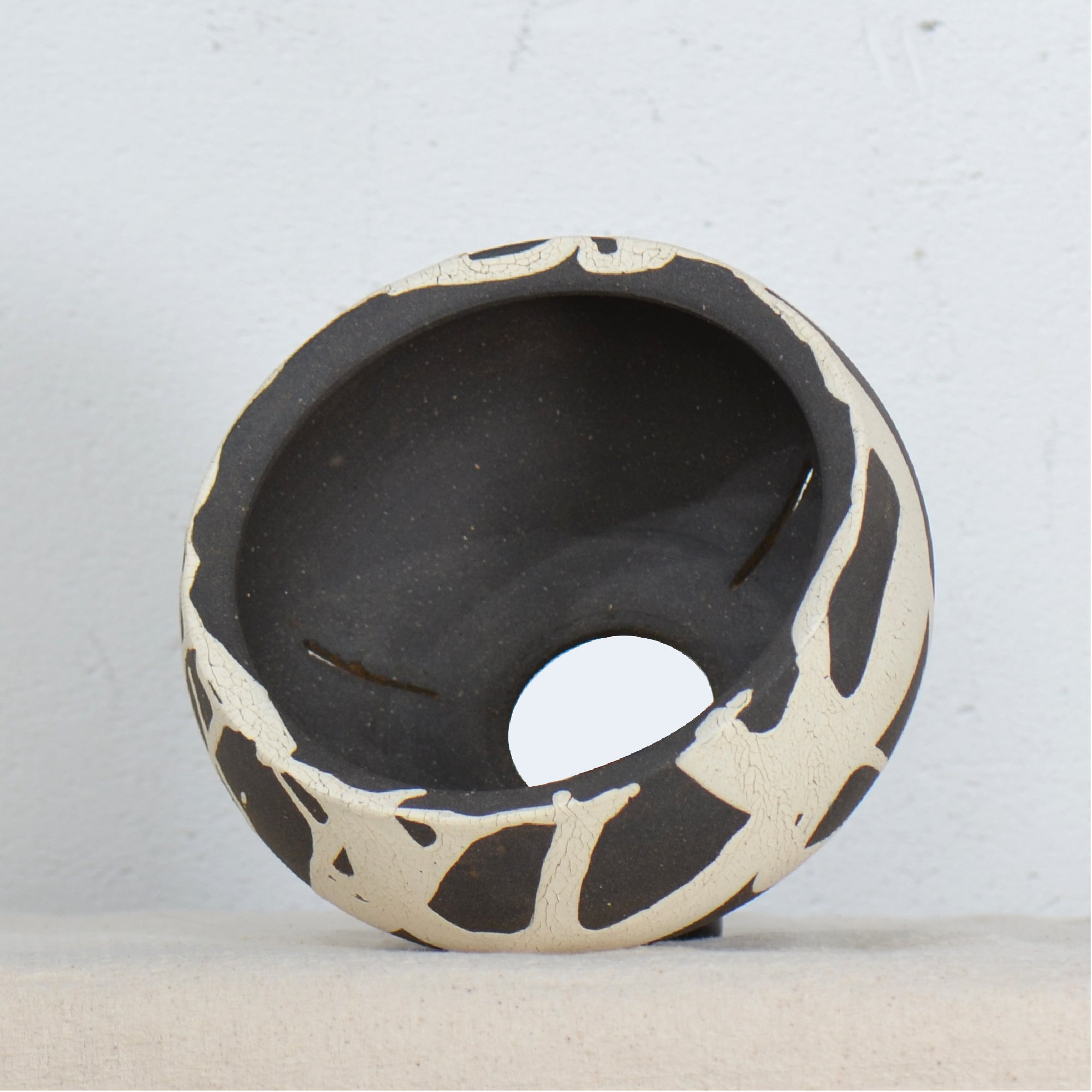 沼野 秀章 / 黒二白 / nh5_bw13_m / 約φ14cm / 植木鉢