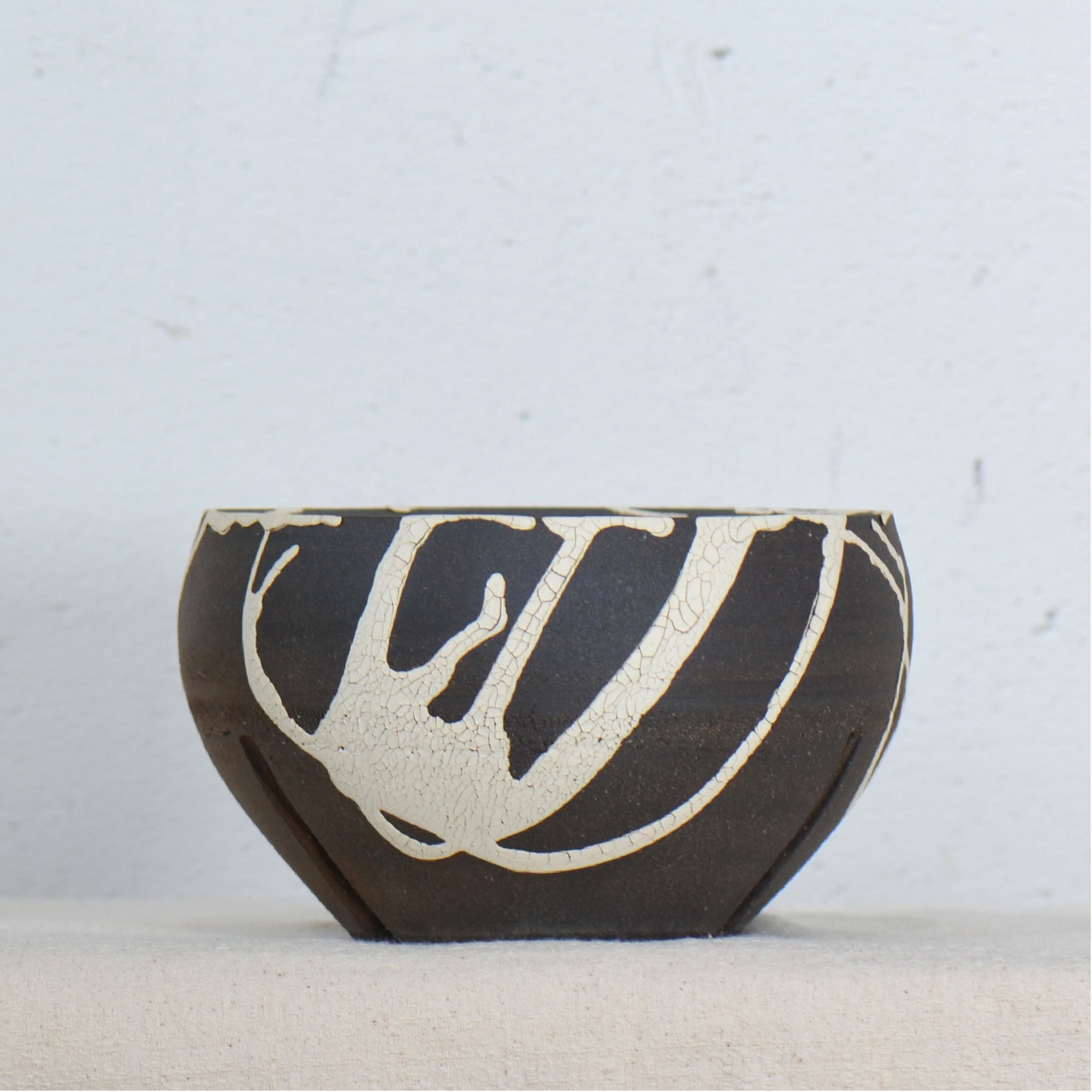 沼野 秀章 / 黒二白 / nh5_bw14_m / 約φ14.6cm / 植木鉢