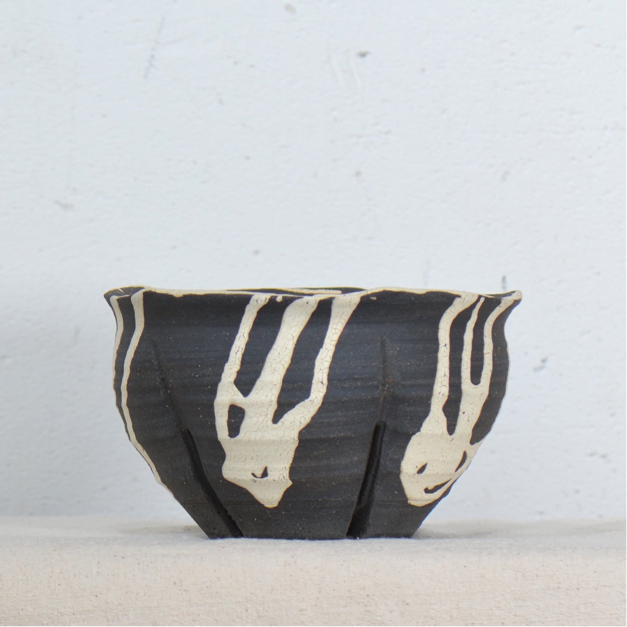 沼野 秀章 / 黒二白 / nh5_bw15_l / 約φ15.7cm / 植木鉢