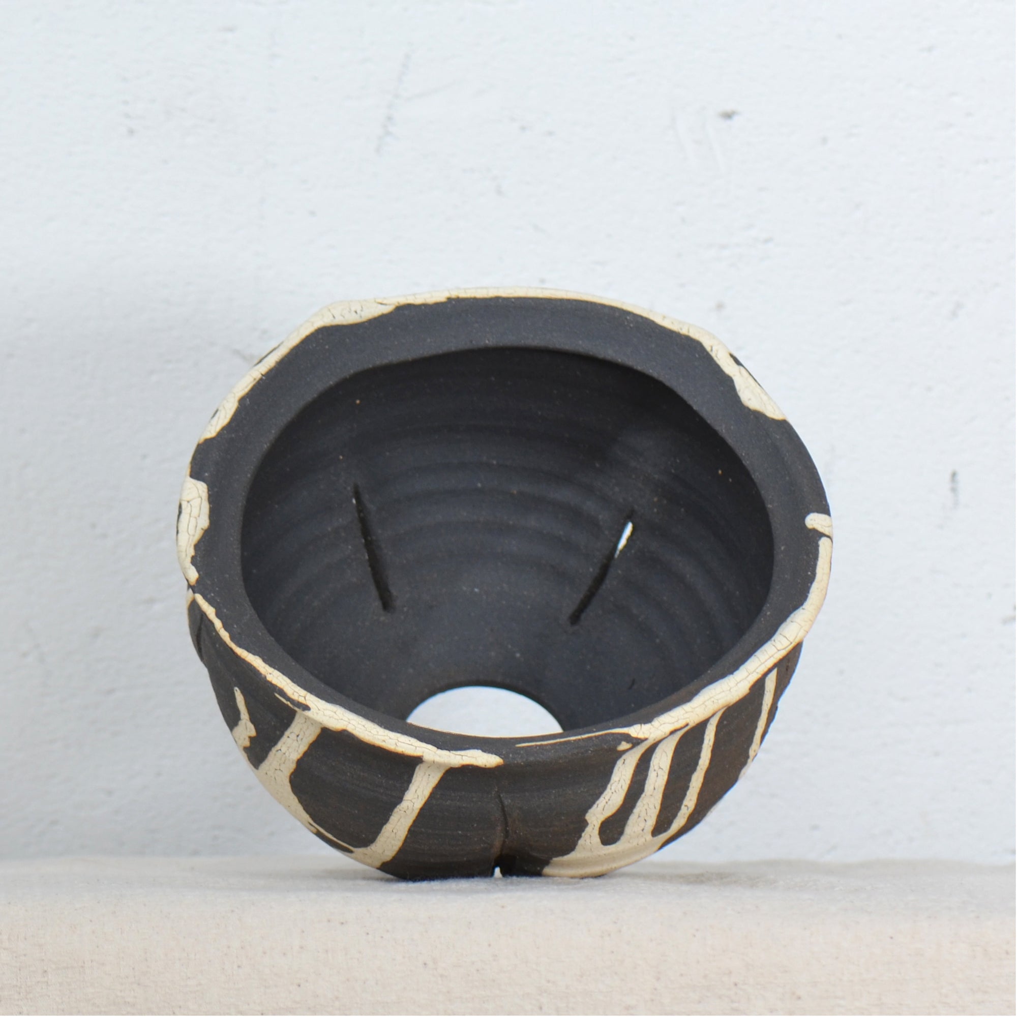 沼野 秀章 / 黒二白 / nh5_bw15_l / 約φ15.7cm / 植木鉢
