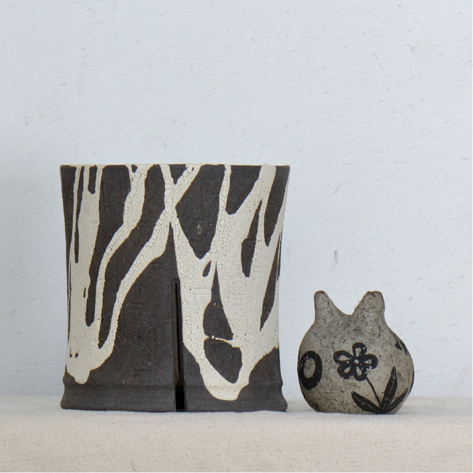 沼野 秀章 / 黒二白 / nh5_bw16_m / 約φ15cm / 植木鉢