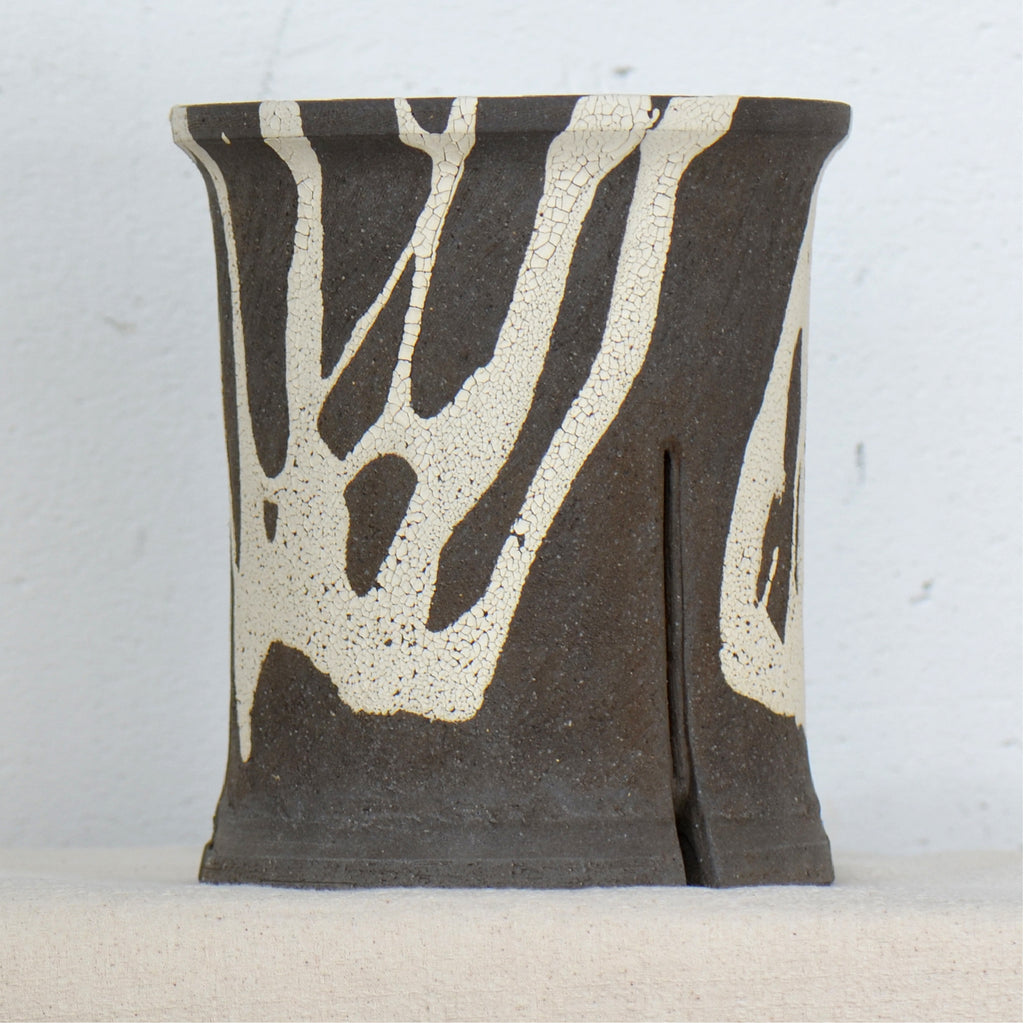 沼野 秀章 / 黒二白 / nh5_bw18_l / 約φ16cm / 植木鉢