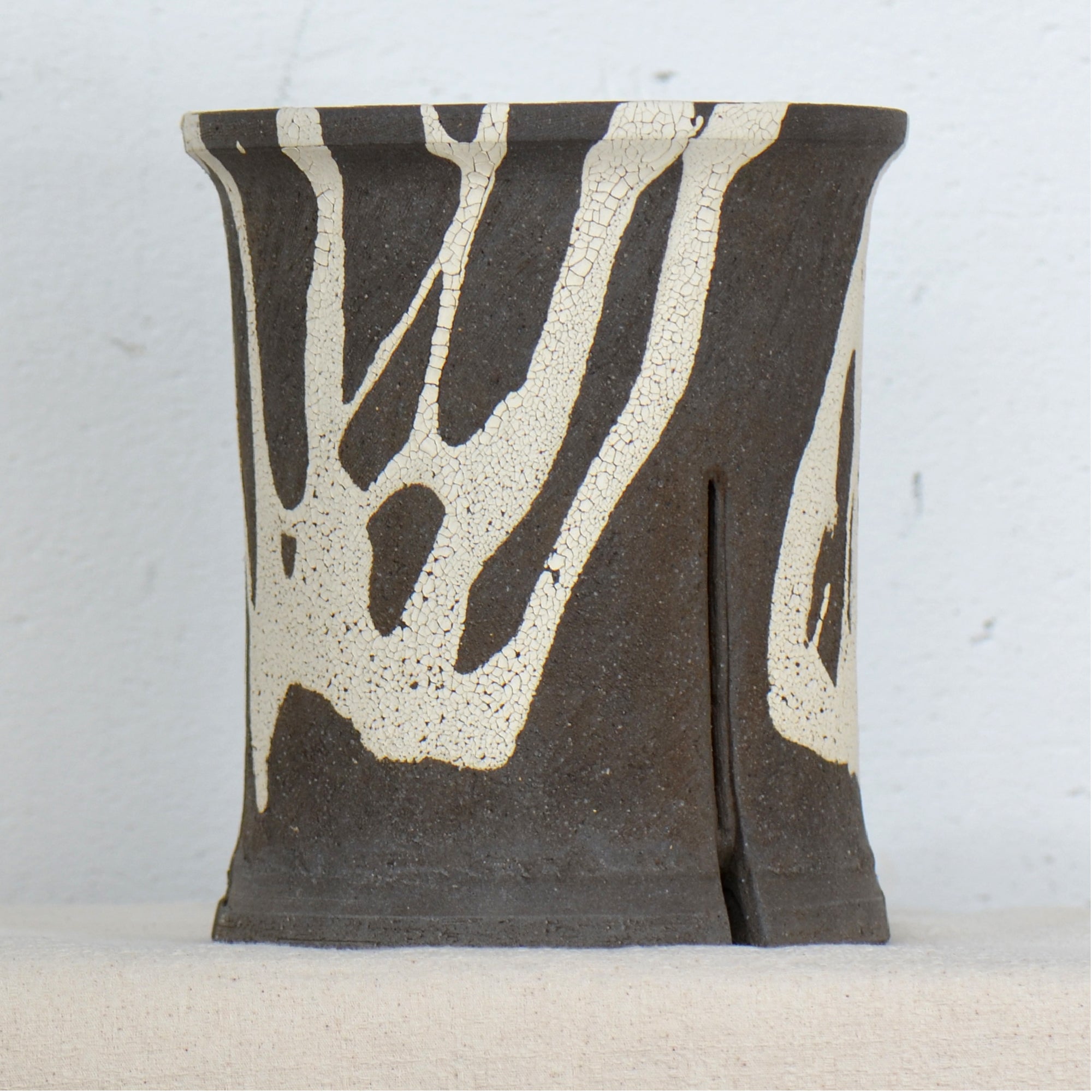 沼野 秀章 / 黒二白 / nh5_bw18_l / 約φ16cm / 植木鉢