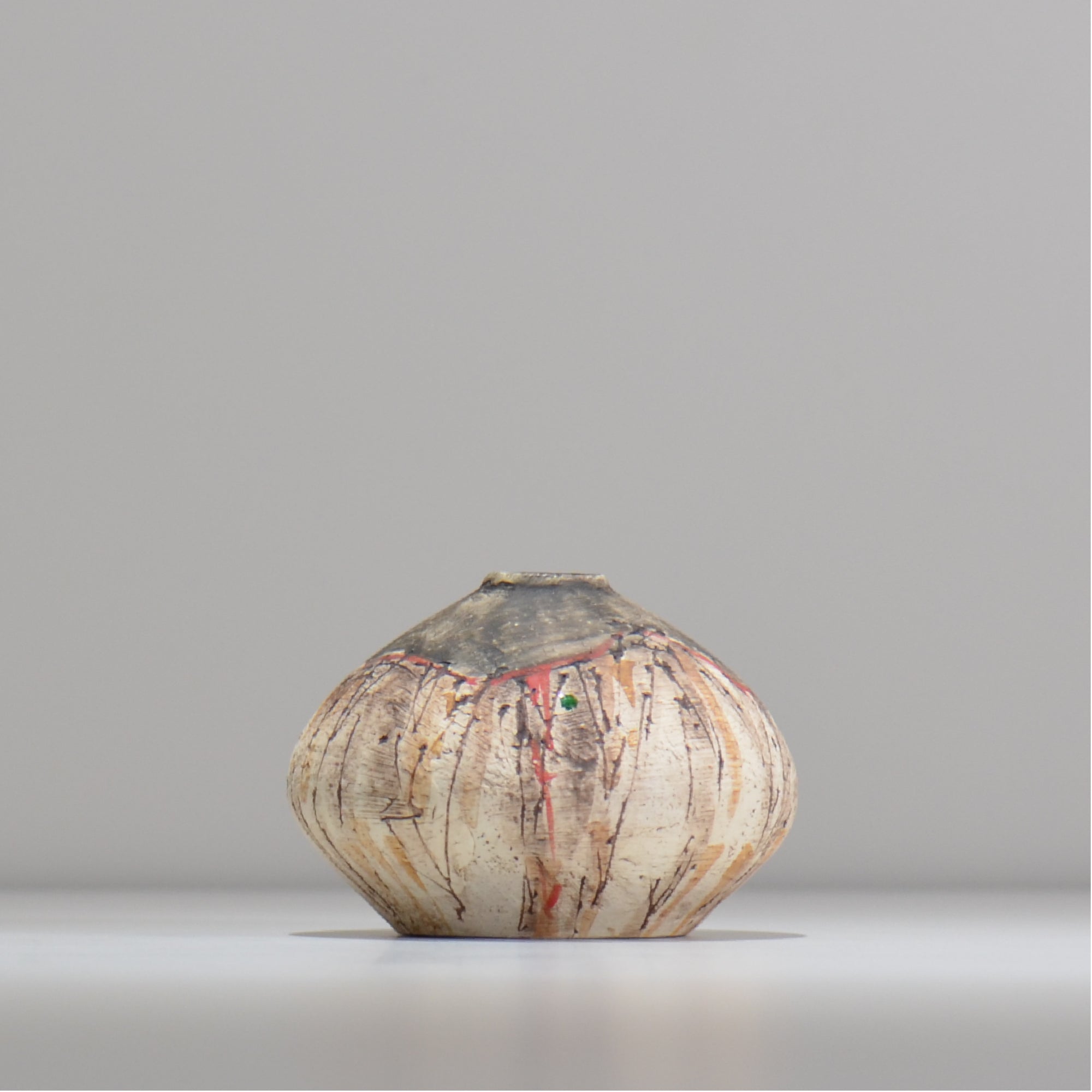 沼野 秀章 / 刻ム音 /  nh5_ichi001_xs
/ 底面 直径約6φcm / 一輪挿し 花瓶