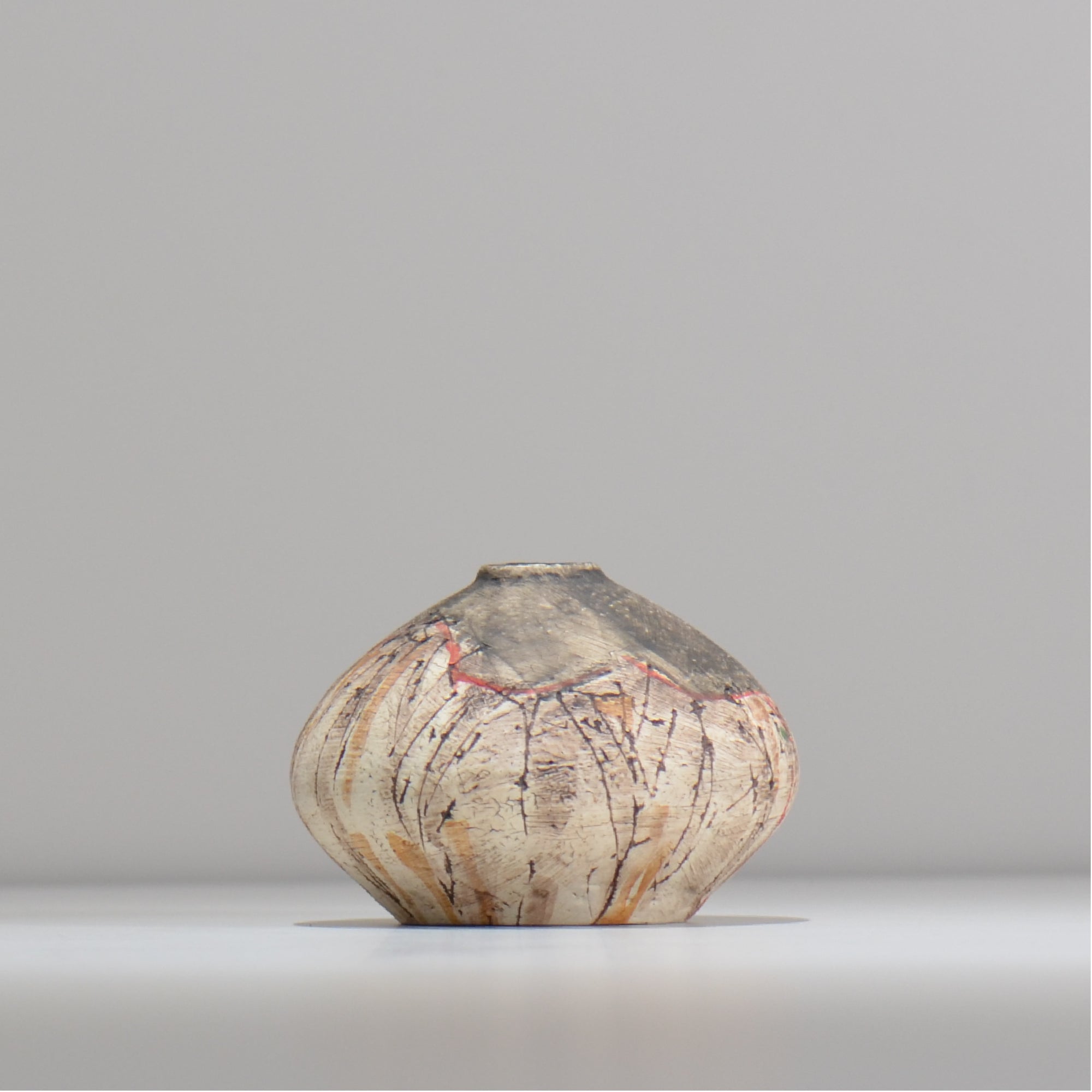 沼野 秀章 / 刻ム音 /  nh5_ichi001_xs
/ 底面 直径約6φcm / 一輪挿し 花瓶