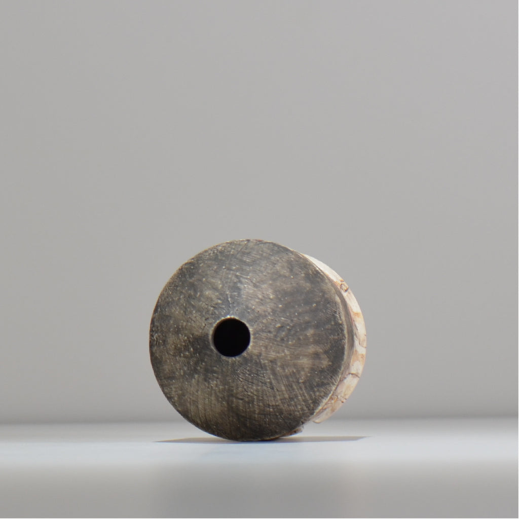 沼野 秀章 / 刻ム音 /  nh5_ichi003_s
/ 底面 直径約9φcm / 一輪挿し 花瓶