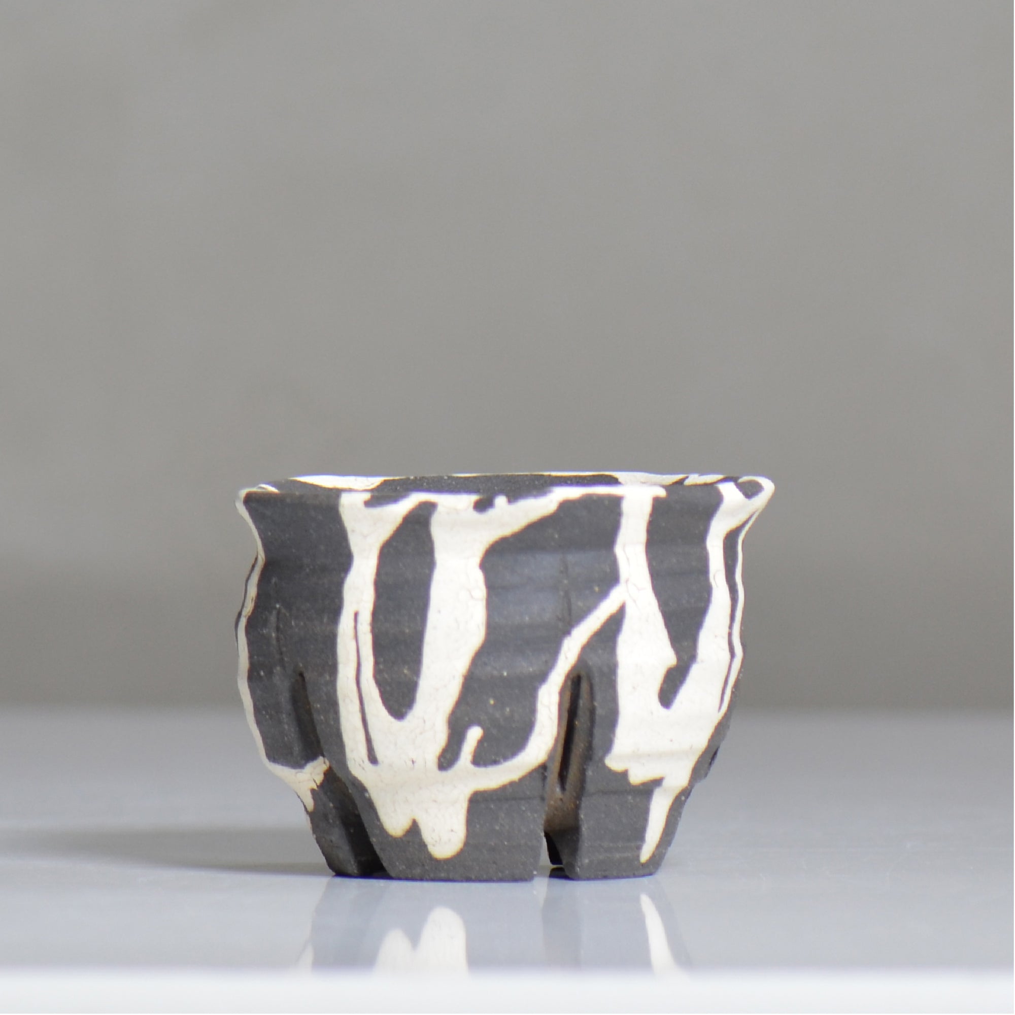 沼野 秀章 / 黒二白 / nh6_bw03_s / 約φ9.5cm / 植木鉢