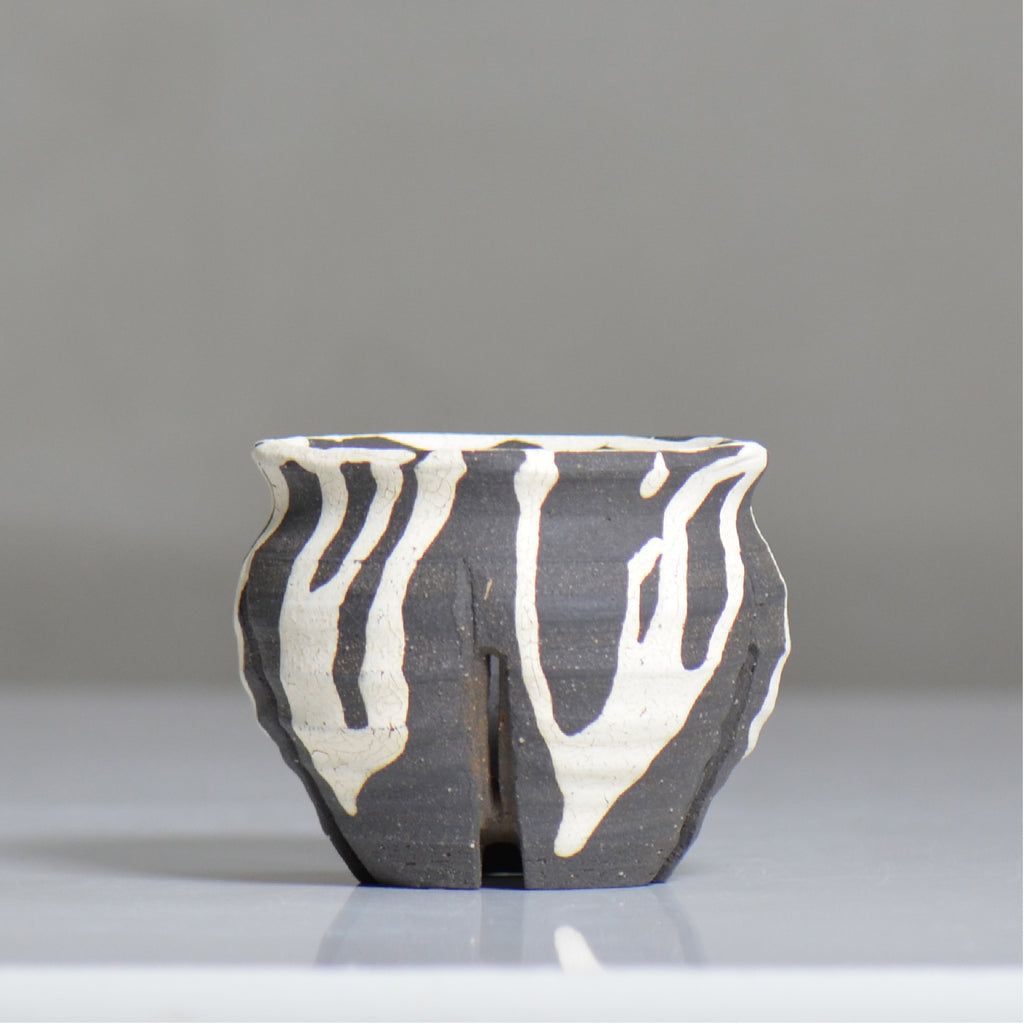 沼野 秀章 / 黒二白 / nh6_bw04_xs / 約φ8.5cm / 植木鉢