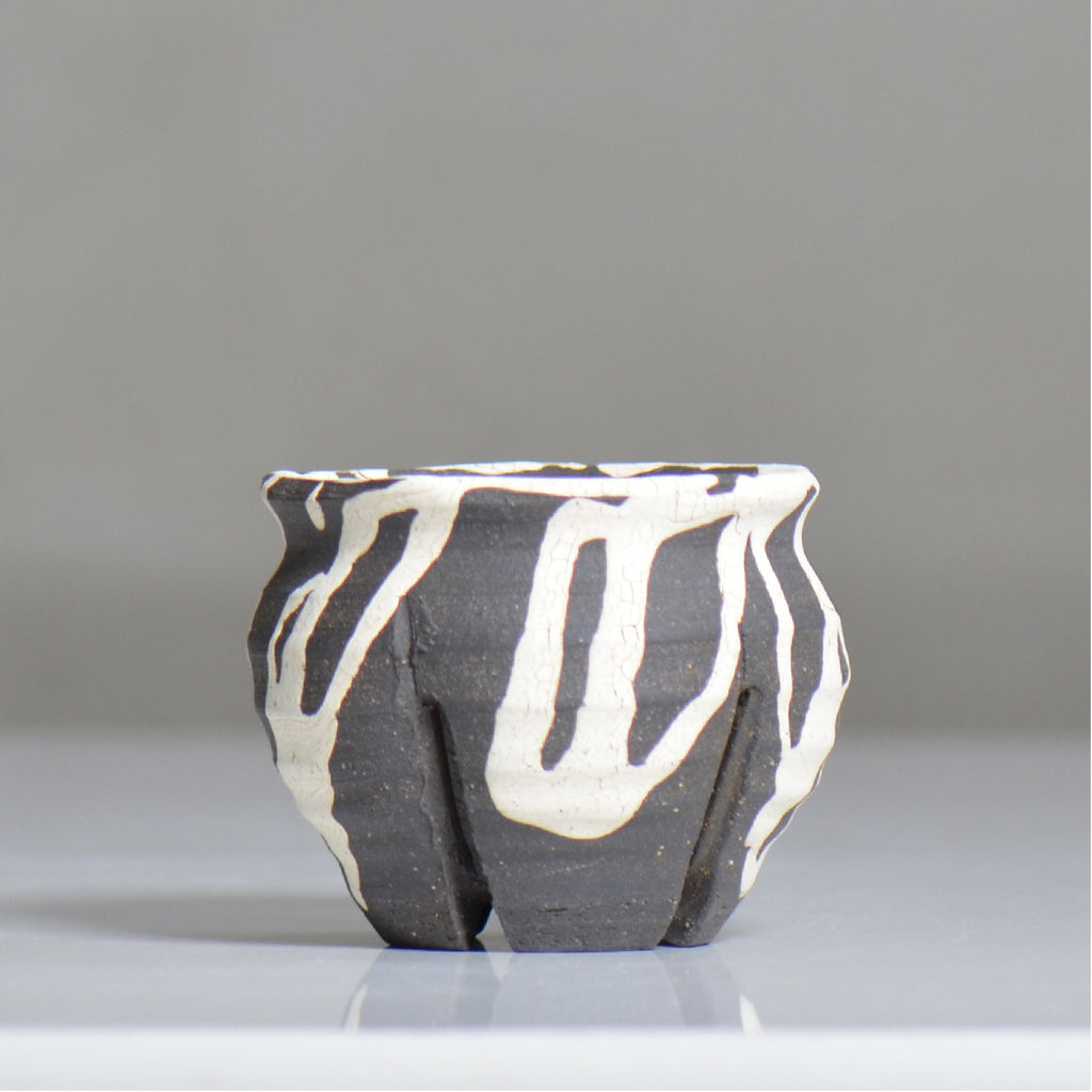 沼野 秀章 / 黒二白 / nh6_bw04_xs / 約φ8.5cm / 植木鉢