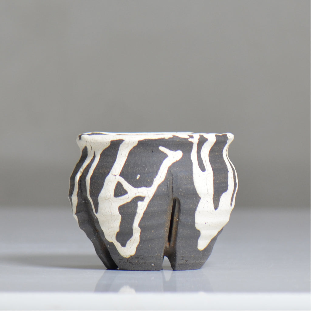 沼野 秀章 / 黒二白 / nh6_bw04_xs / 約φ8.5cm / 植木鉢
