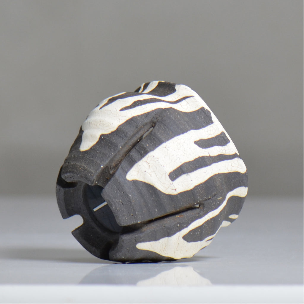 沼野 秀章 / 黒二白 / nh6_bw04_xs / 約φ8.5cm / 植木鉢