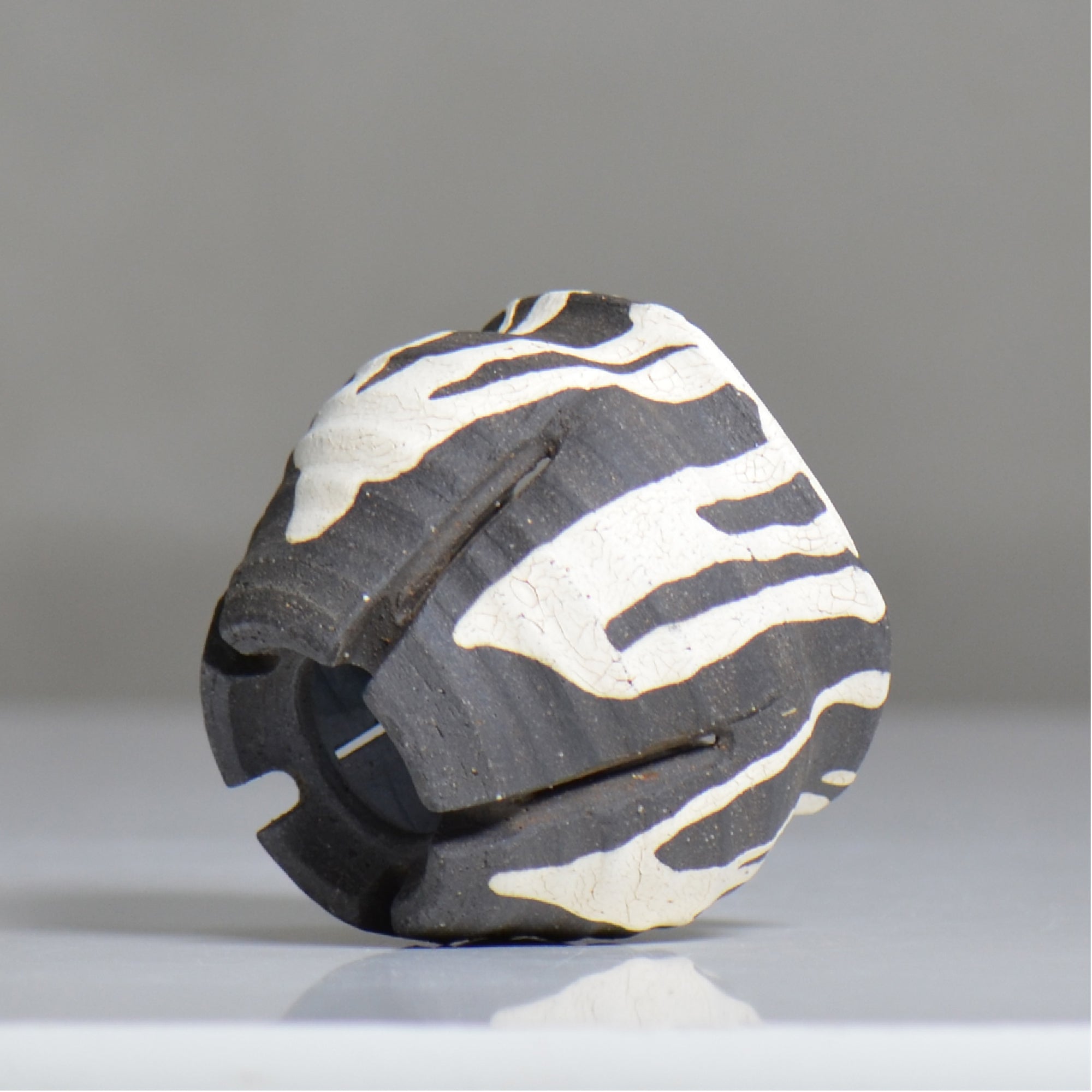 沼野 秀章 / 黒二白 / nh6_bw04_xs / 約φ8.5cm / 植木鉢