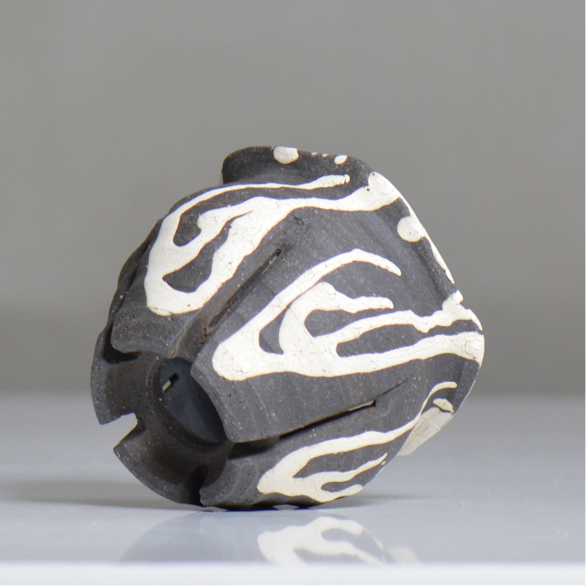 沼野 秀章 / 黒二白 / nh6_bw10_s / 約φ9.5cm / 植木鉢