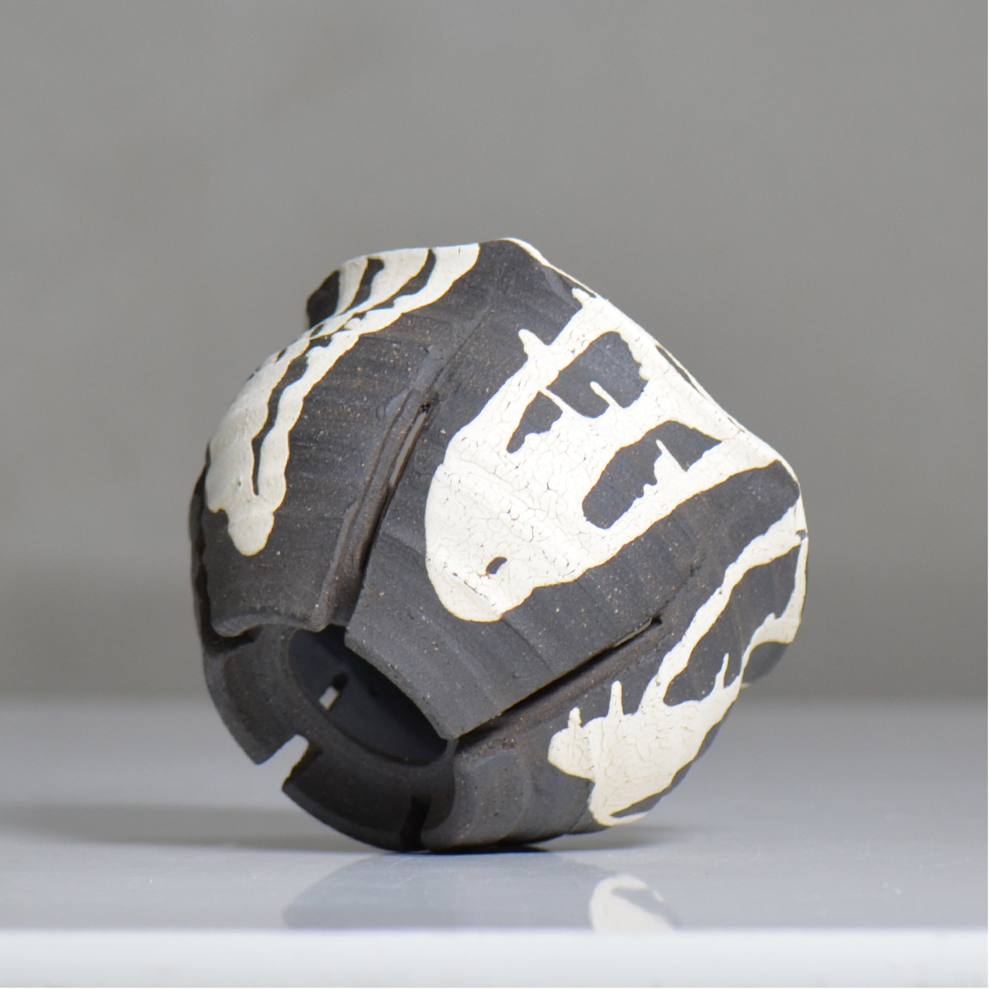 沼野 秀章 / 黒二白 / nh6_bw12_s / 約φ12cm / 植木鉢
