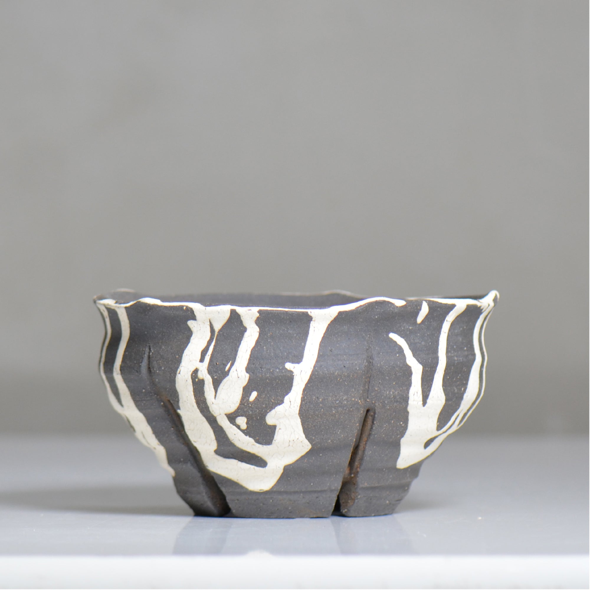 沼野 秀章 / 黒二白 / nh6_bw15_l / 約φ16cm / 植木鉢
