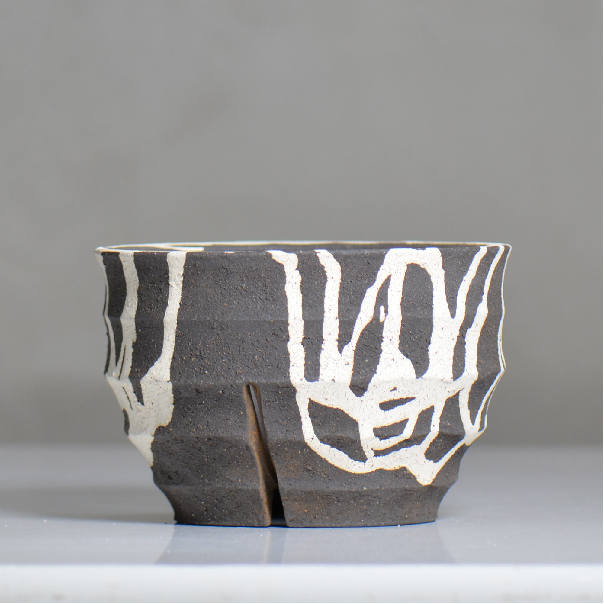 沼野 秀章 / 黒二白 / nh6_bw17_l / 約φ16cm / 植木鉢