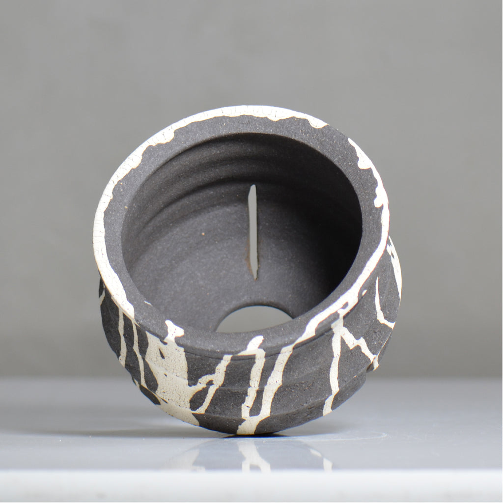 沼野 秀章 / 黒二白 / nh6_bw19_m / 約φ14.7cm / 植木鉢