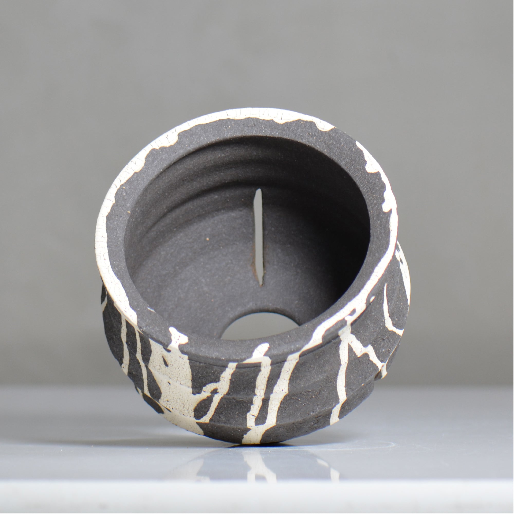 沼野 秀章 / 黒二白 / nh6_bw19_m / 約φ14.7cm / 植木鉢
