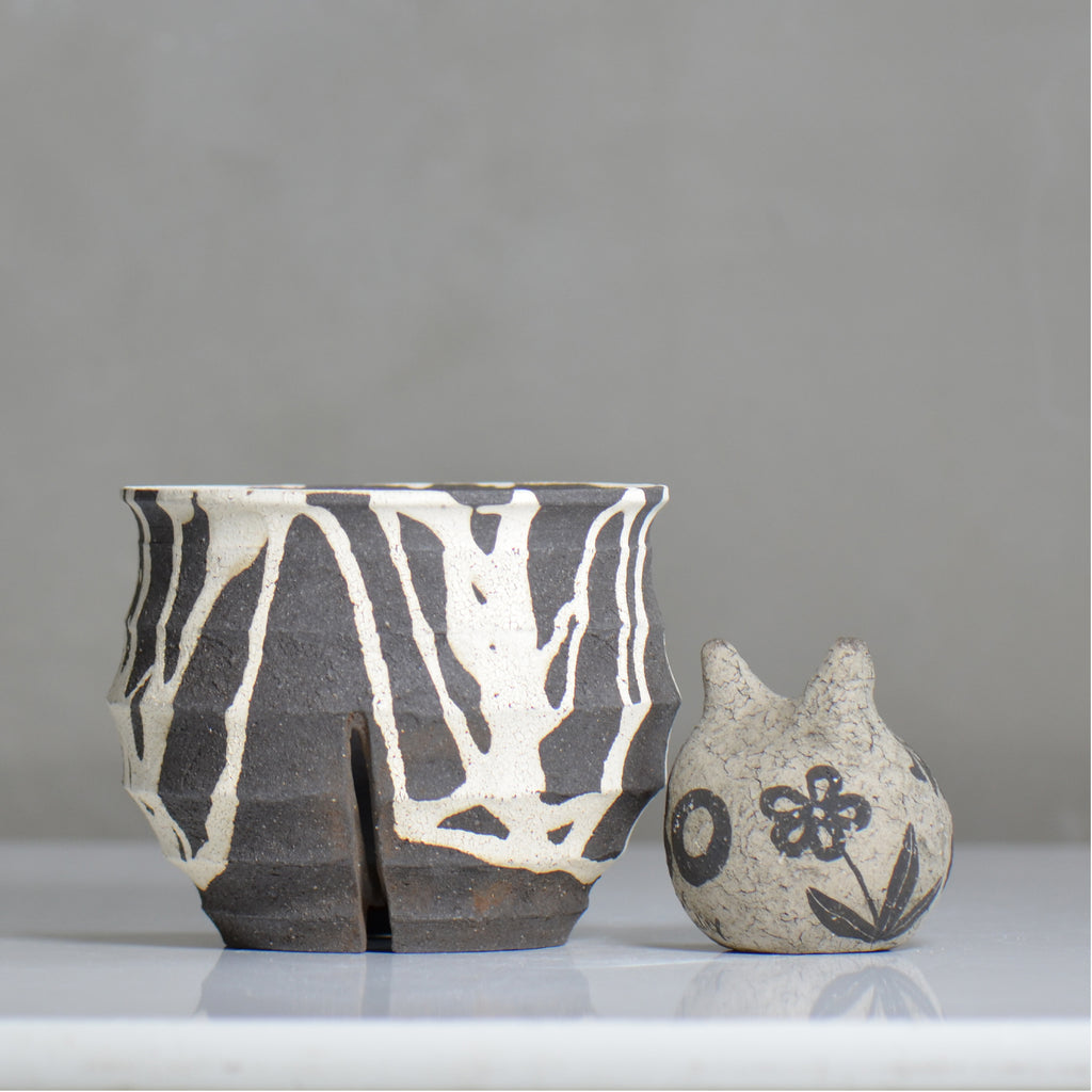 沼野 秀章 / 黒二白 / nh6_bw19_m / 約φ14.7cm / 植木鉢