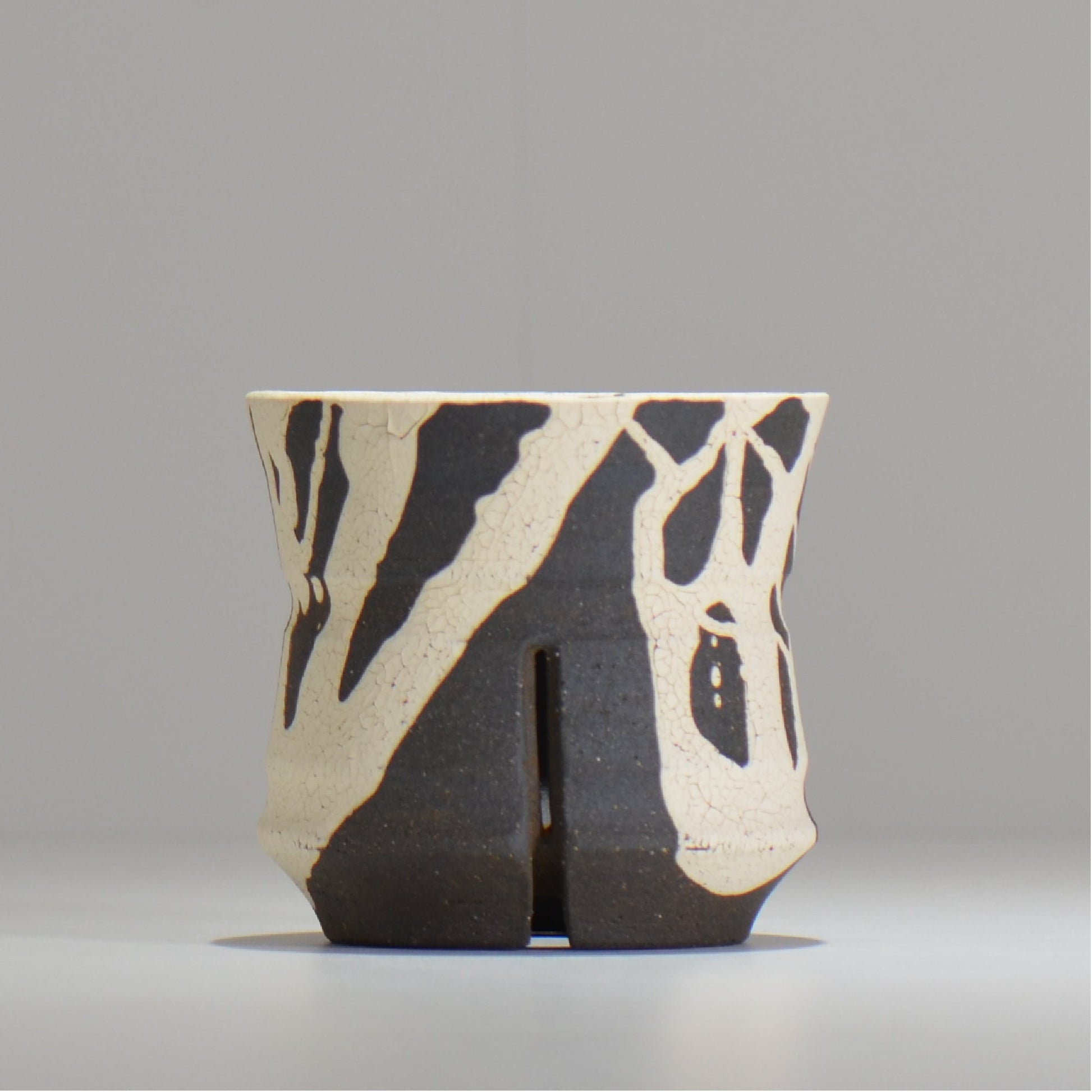 沼野 秀章 / 黒二白 / S  / nh_bw05_s / 約φ10.3cm / 植木鉢