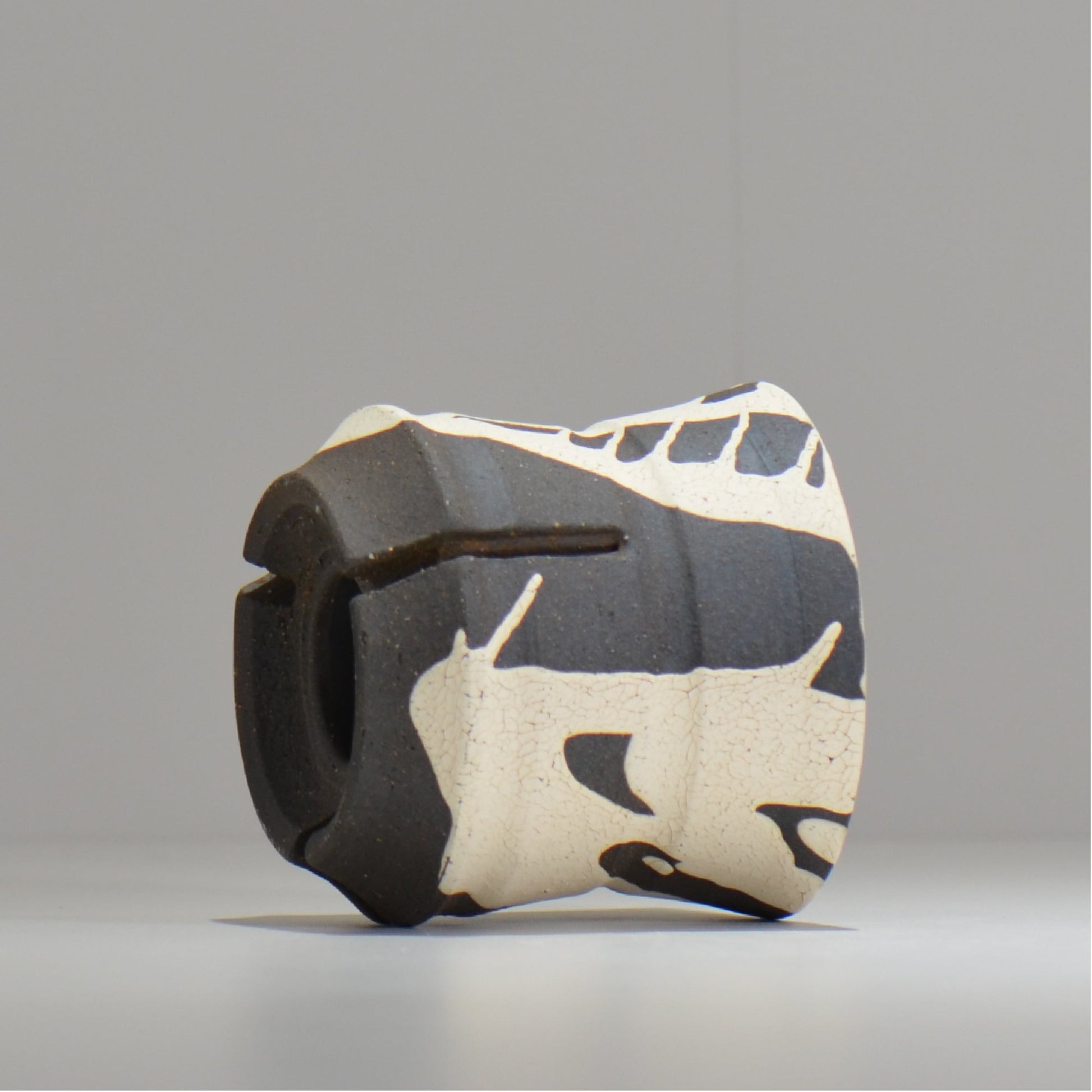 沼野 秀章 / 黒二白 / S  / nh_bw05_s / 約φ10.3cm / 植木鉢