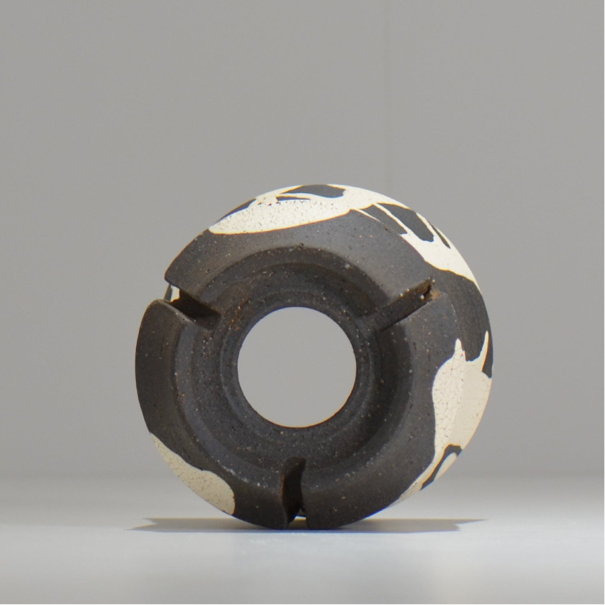 沼野 秀章 / 黒二白 / S  / nh_bw05_s / 約φ10.3cm / 植木鉢