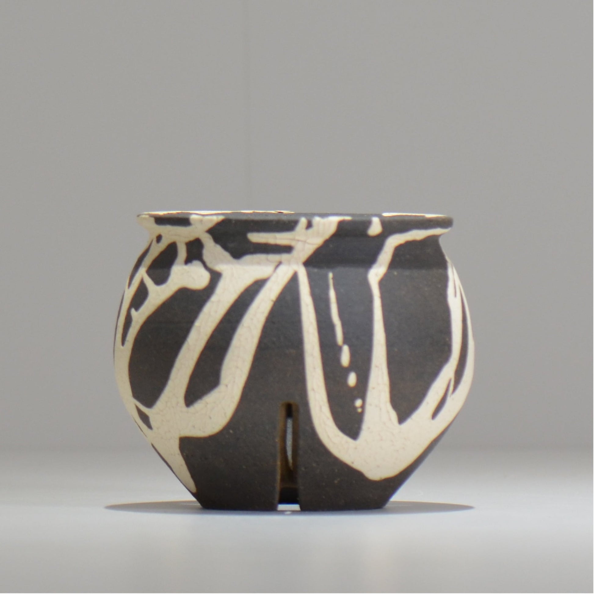 沼野 秀章 / 黒二白 / S  / nh_bw06_s / 約φ9.7cm / 植木鉢
