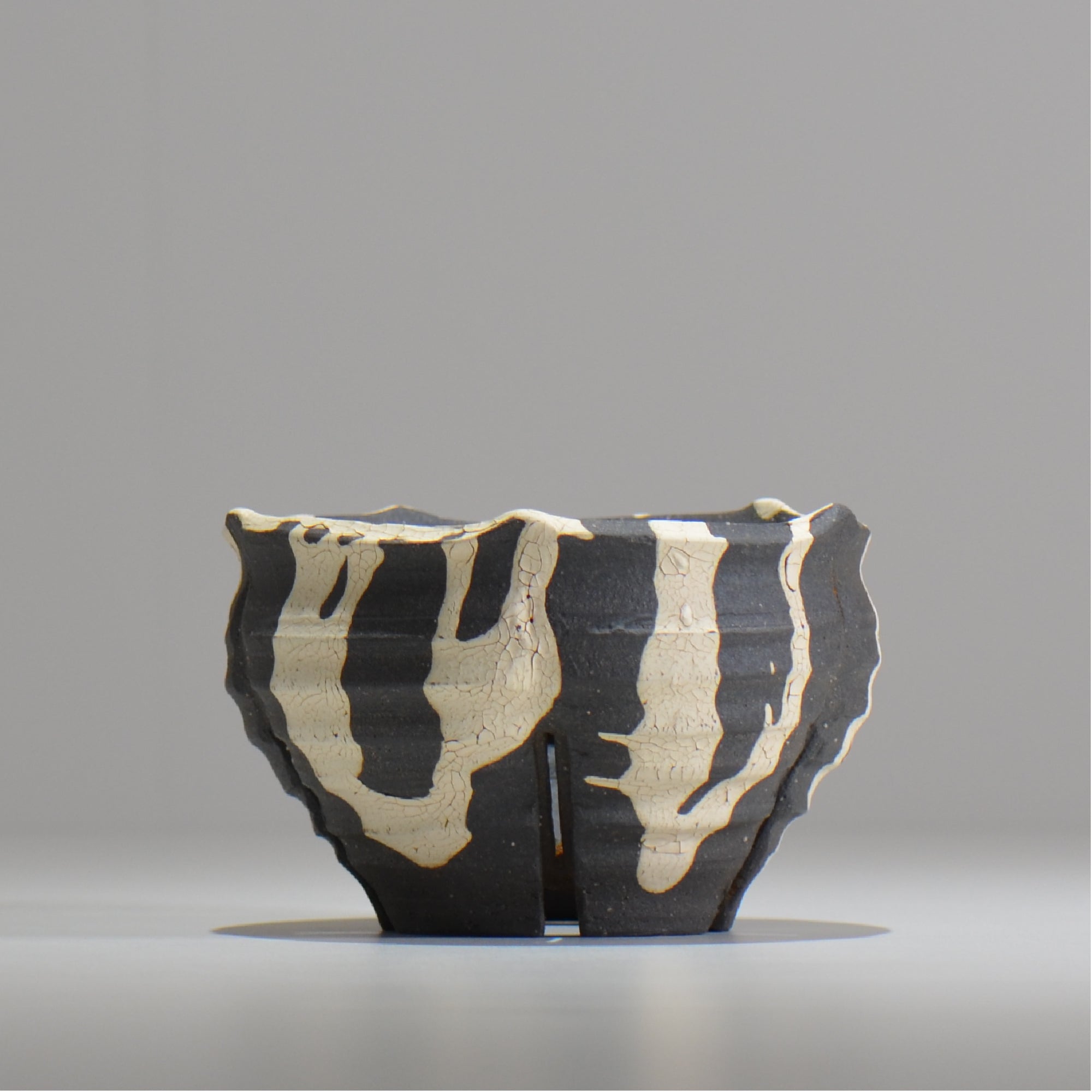備前組鉢(五点) 未使用 新品同様 沼野 秀章 / 黒二白 / S / nh_bw07_m / 約φ12.5cm / 植木鉢