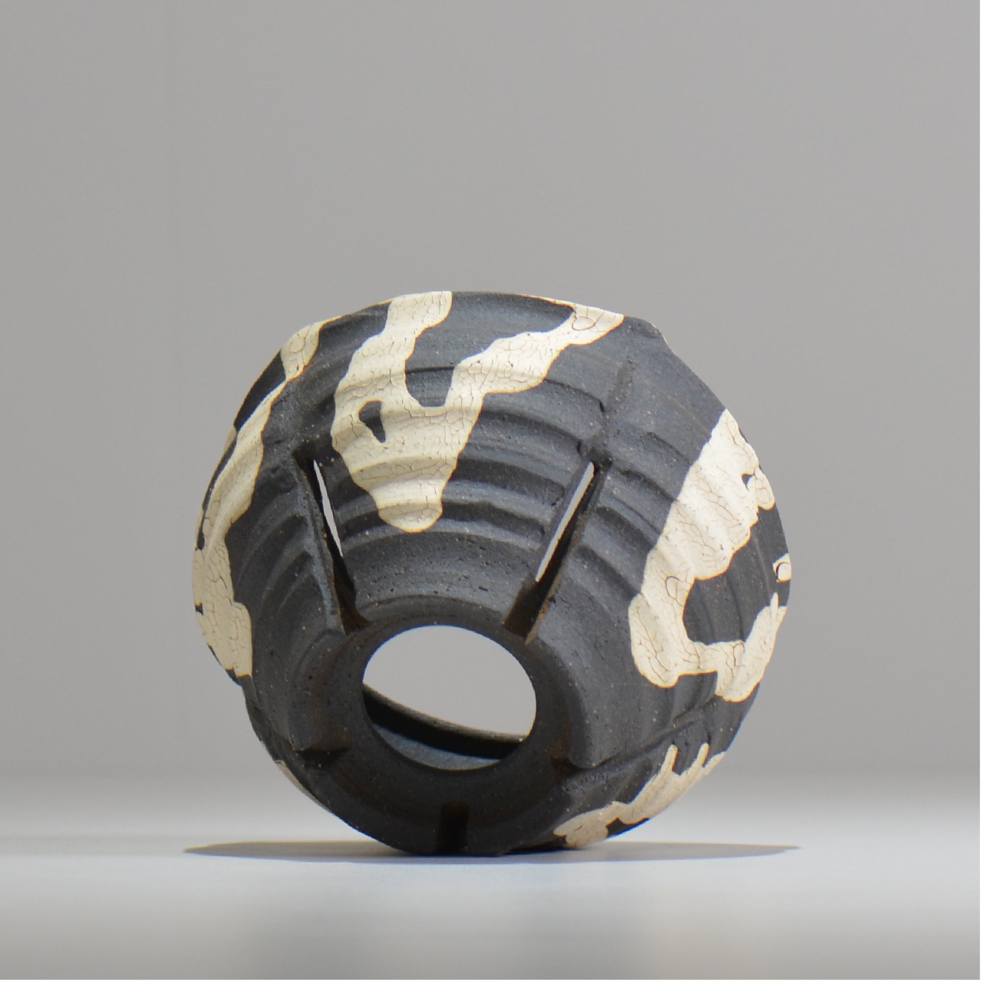備前組鉢(五点) 未使用 新品同様 沼野 秀章 / 黒二白 / S / nh_bw07_m / 約φ12.5cm / 植木鉢